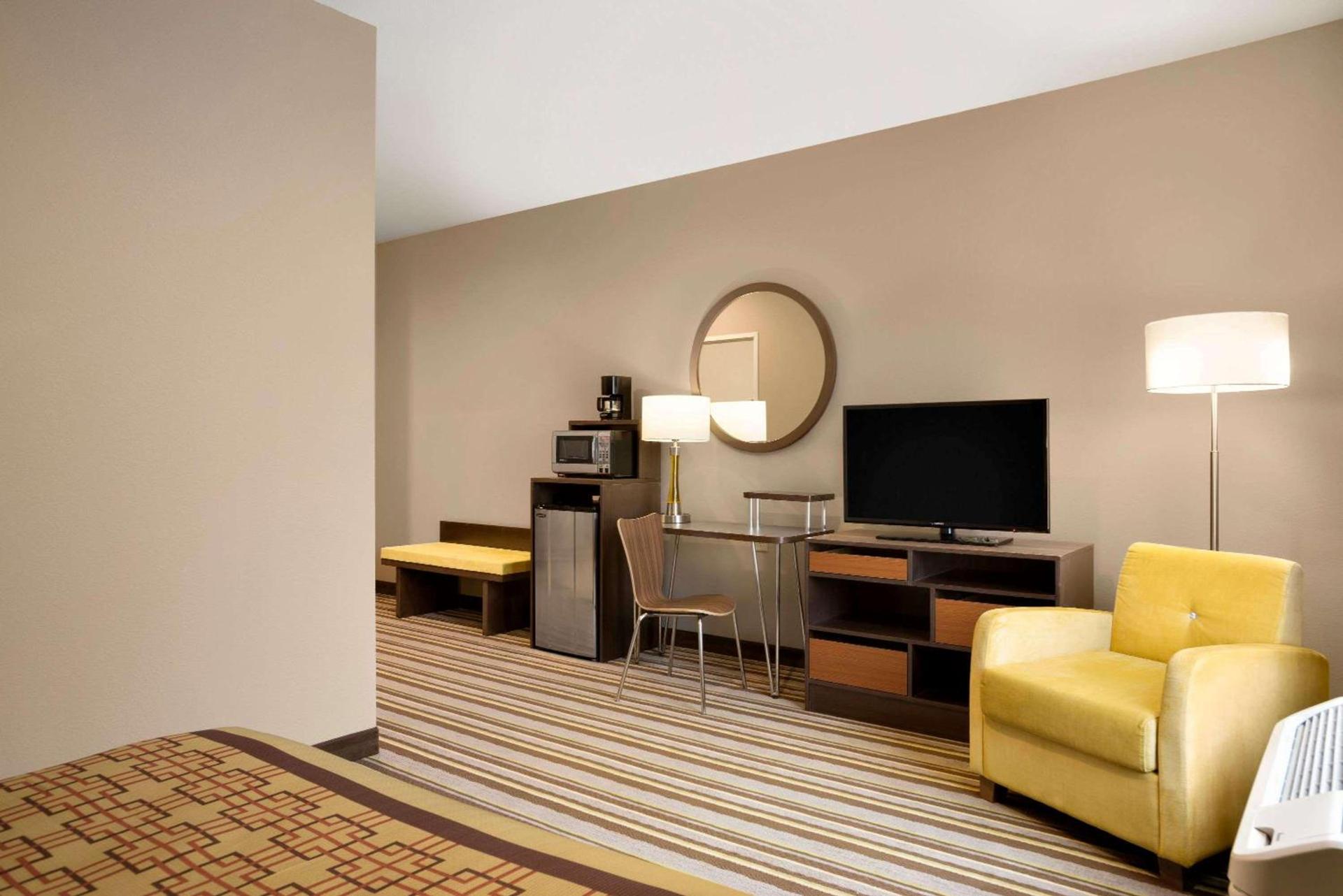 Super 8 by Wyndham Hershey Chocolate Avenue photo 35