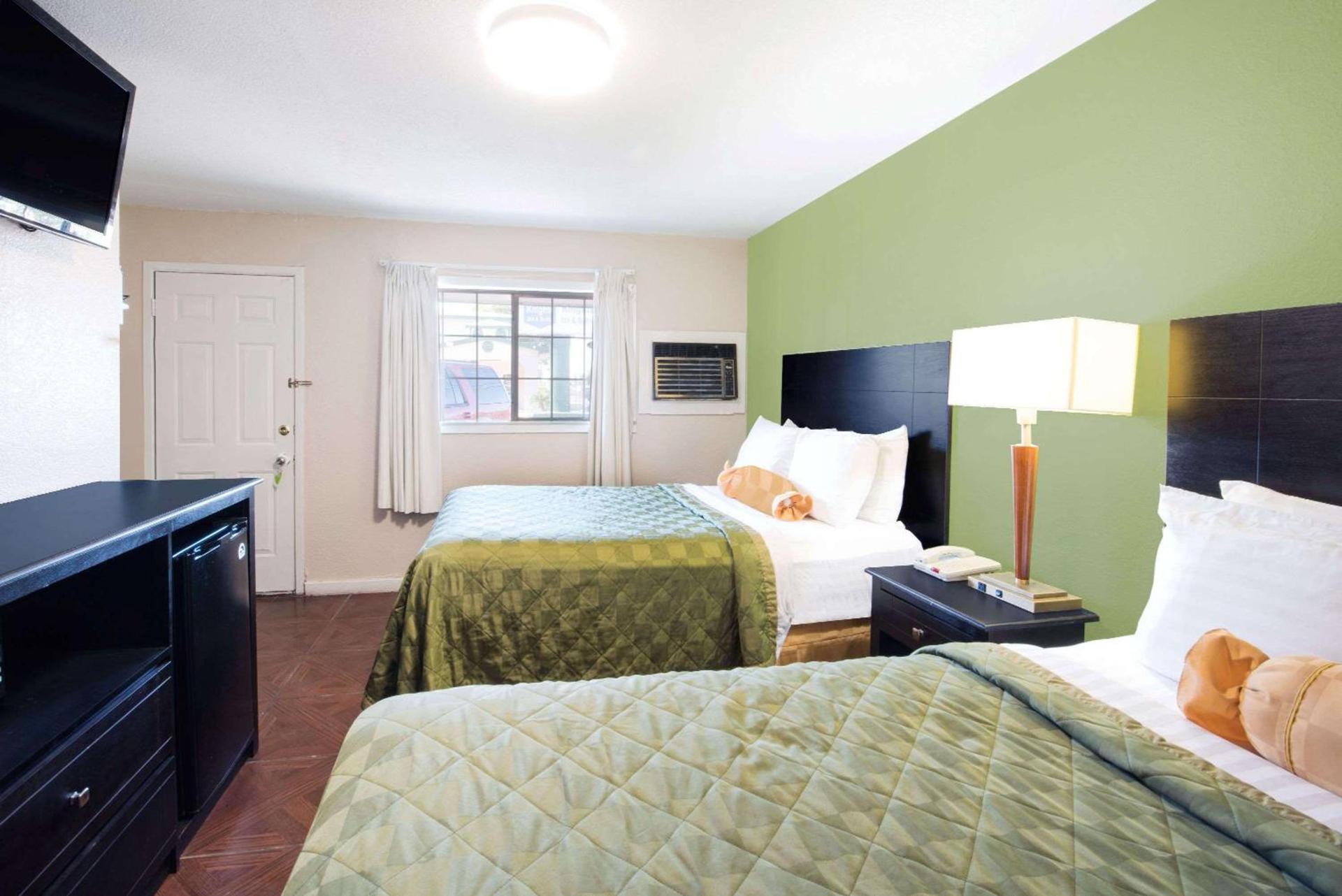 Executive Inn & Kitchenette Suites-Eagle Pass photo 8