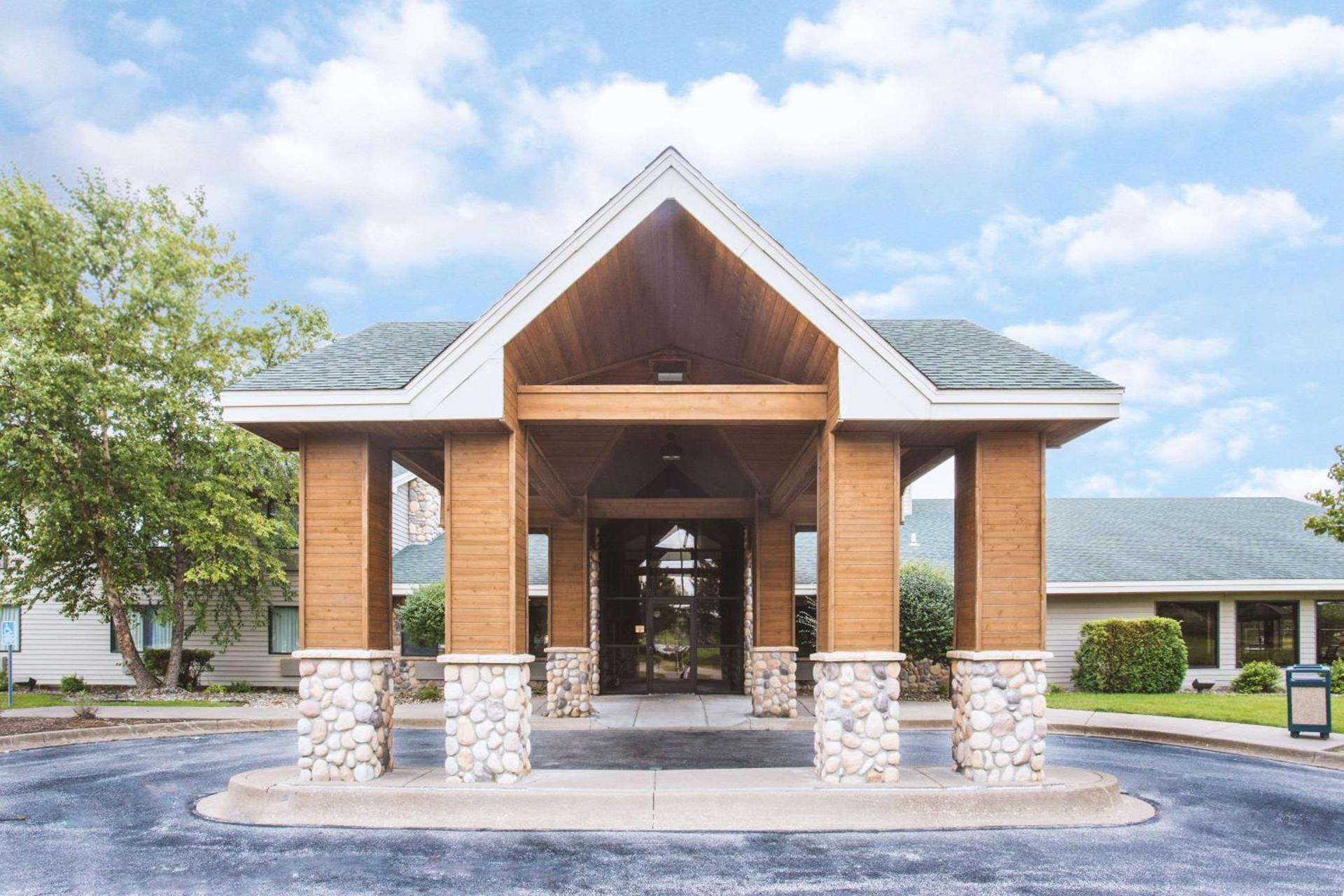 Super 8 by Wyndham Davenport — hotel in Davenport