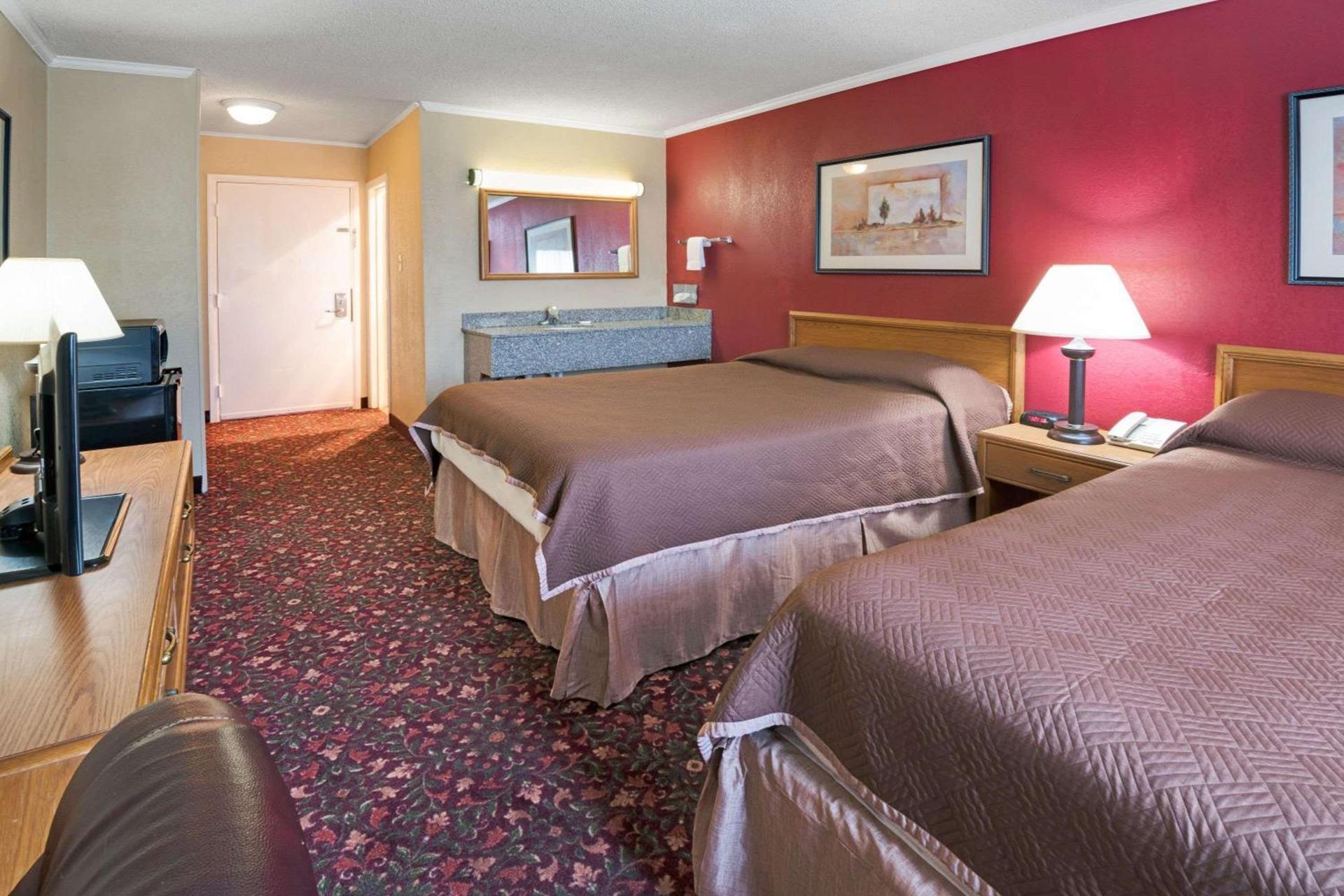 Travelodge by Wyndham Beckley photo 7