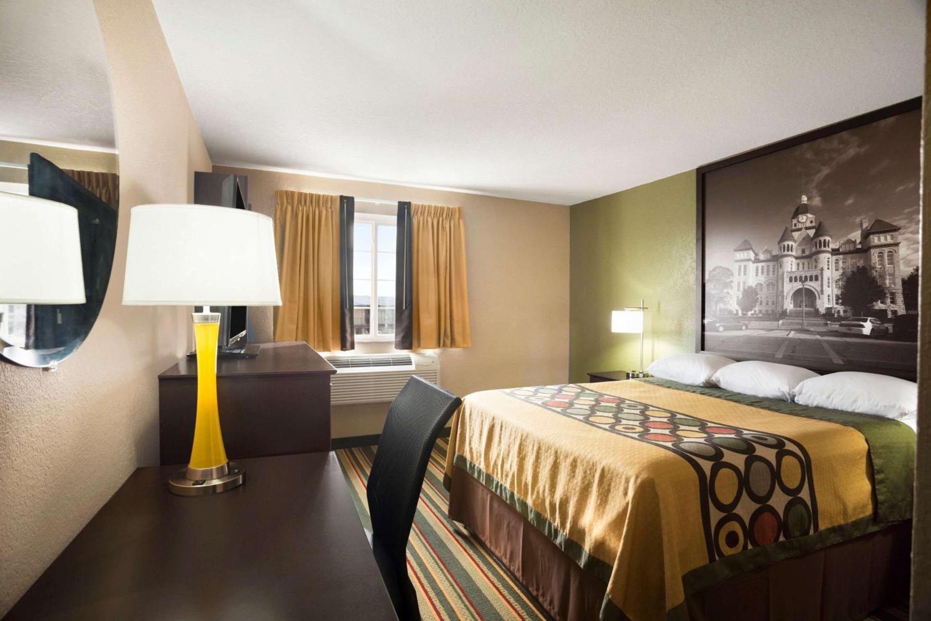 Super 8 by Wyndham Joplin photo 14