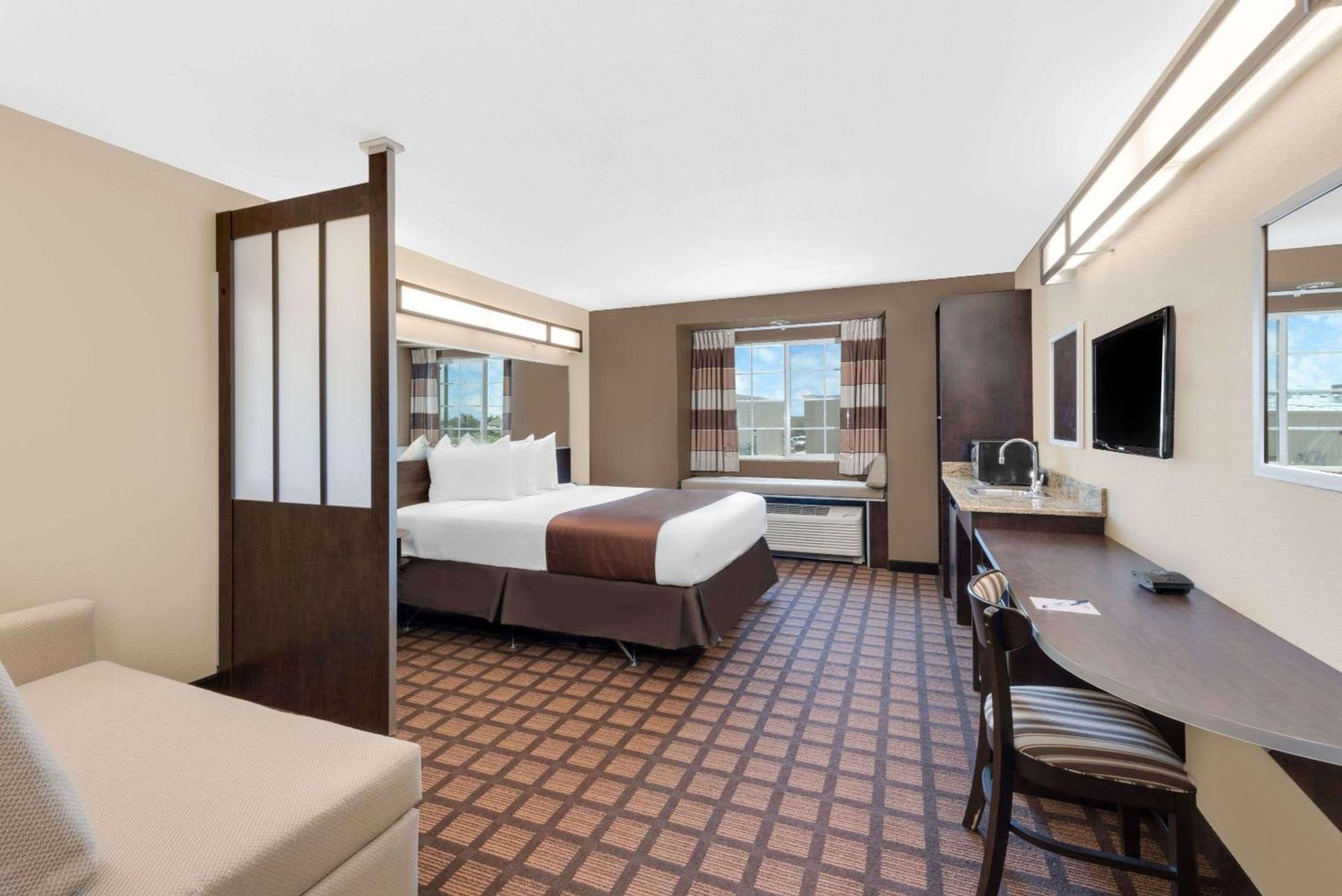 Microtel Inn & Suites by Wyndham photo 27