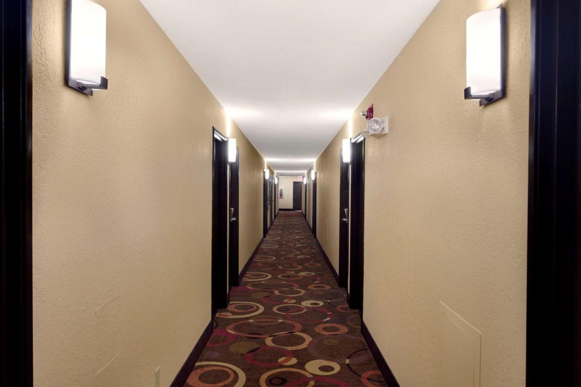 Super 8 by Wyndham Joplin photo 4