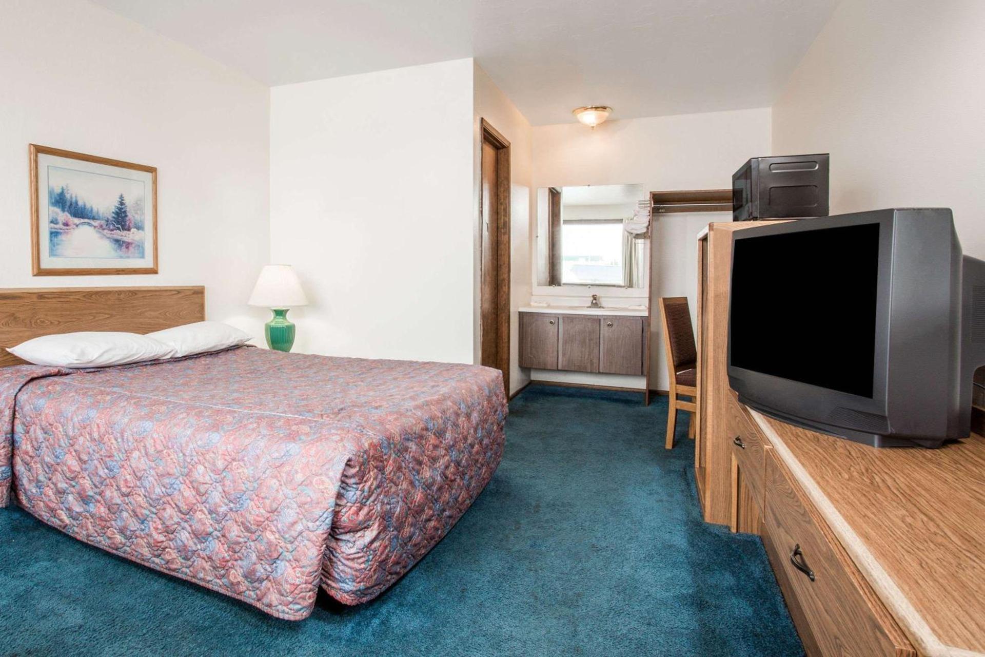 Knights Inn Boardman photo 18