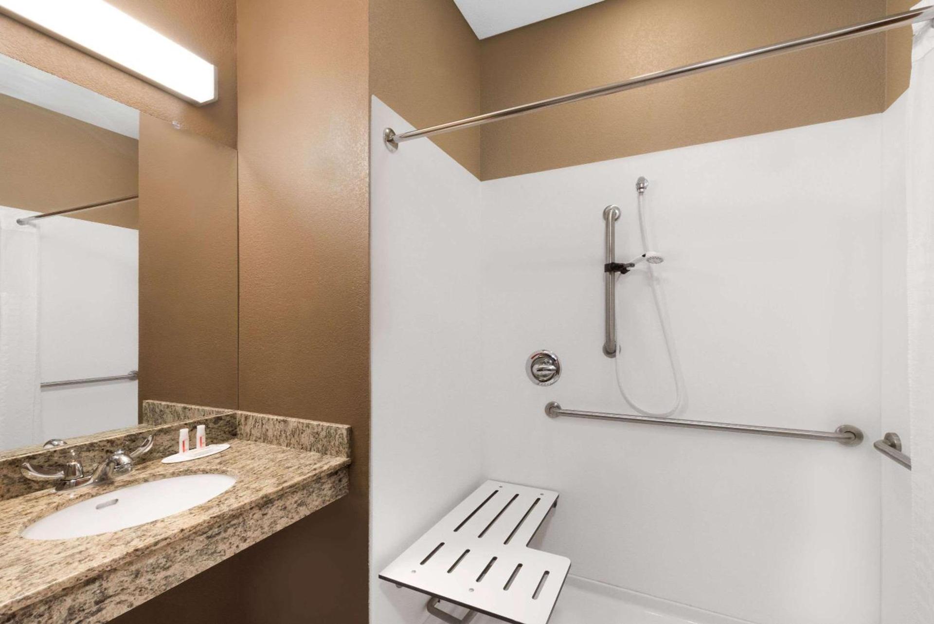 Microtel Inn & Suites by Wyndham photo 29