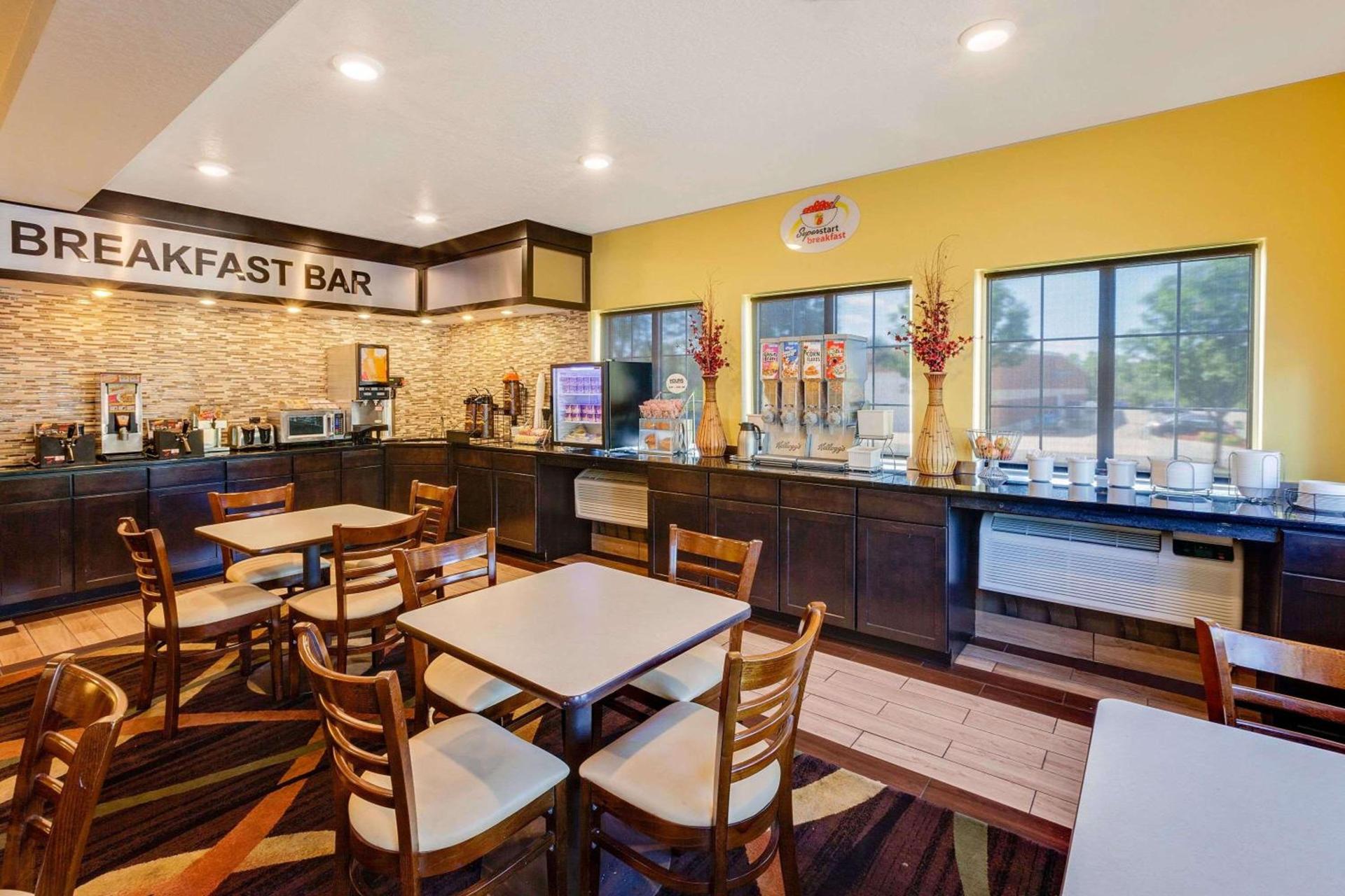 Super 8 by Wyndham Akron S/Green/Uniontown OH photo 29
