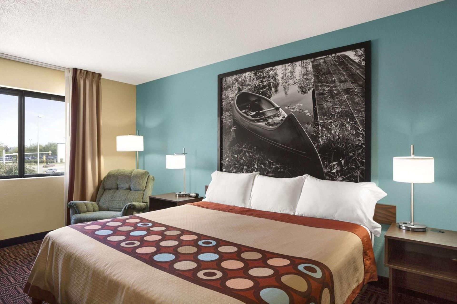 Super 8 by Wyndham Carbondale photo 23