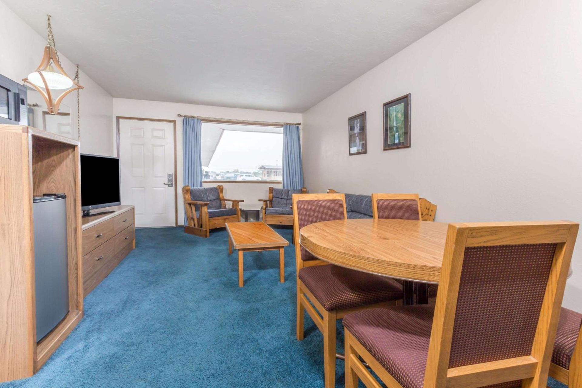 Knights Inn Boardman photo 17