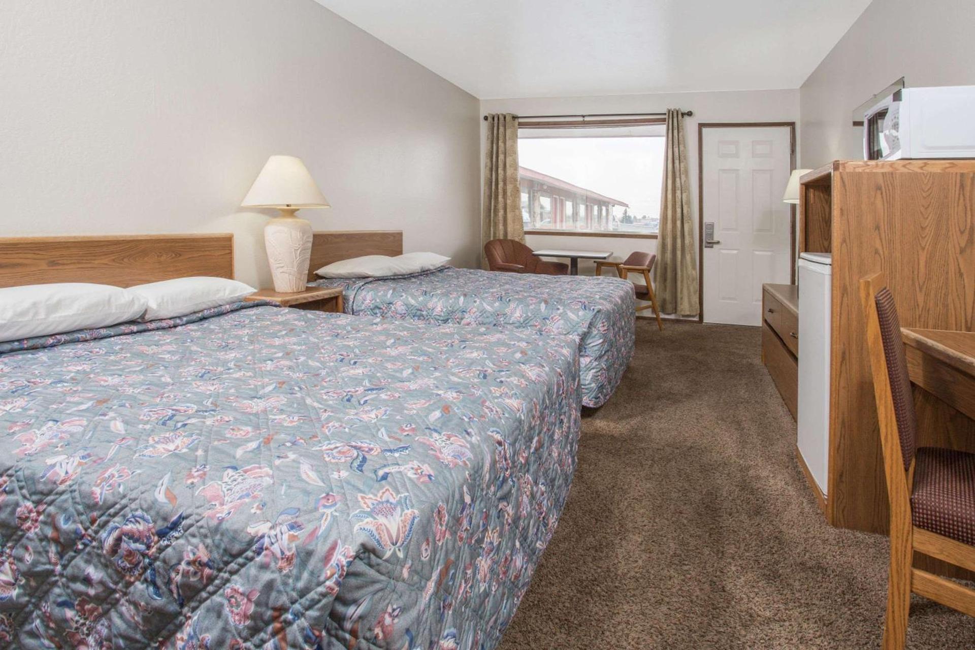 Knights Inn Boardman photo 16