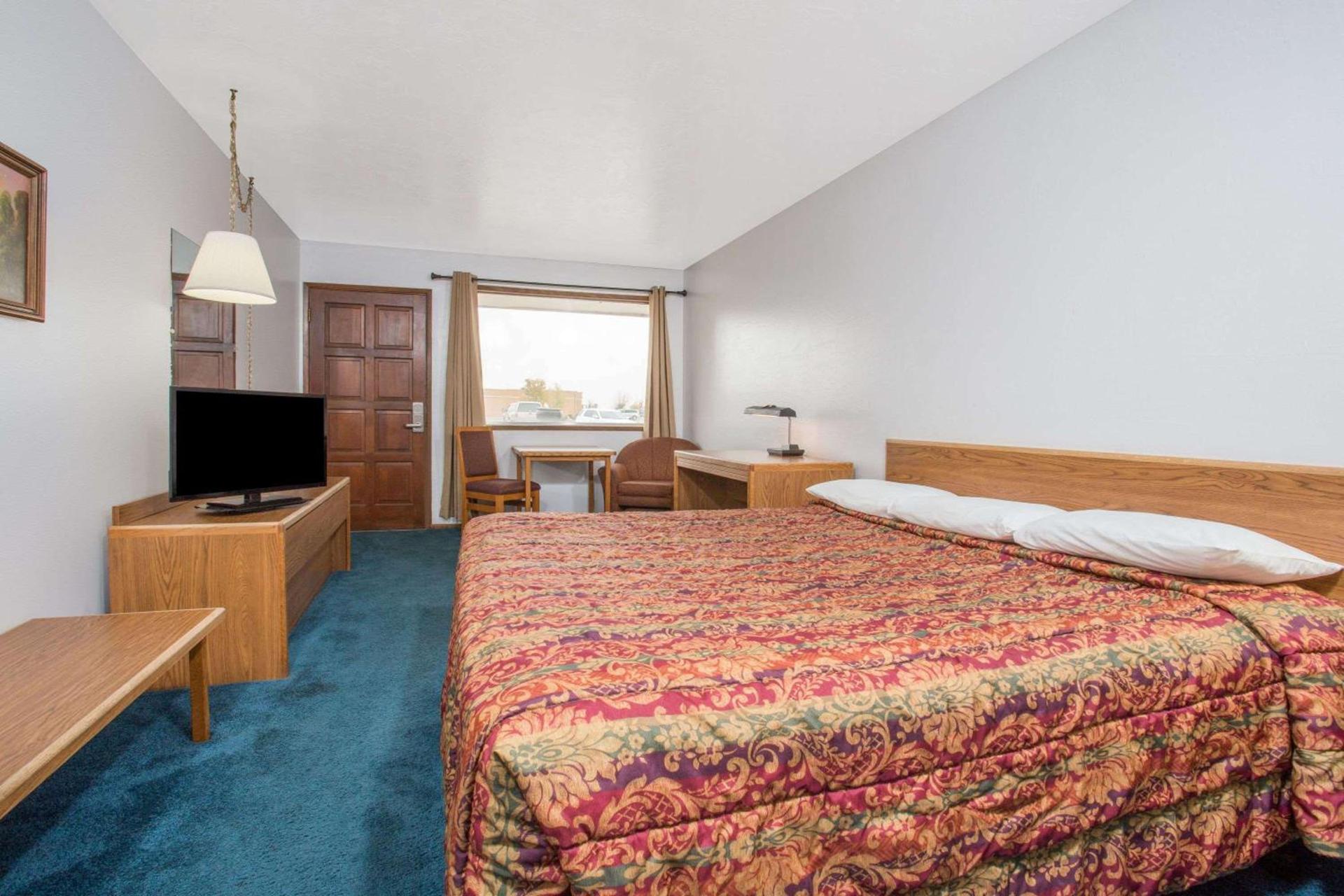Knights Inn Boardman photo 15