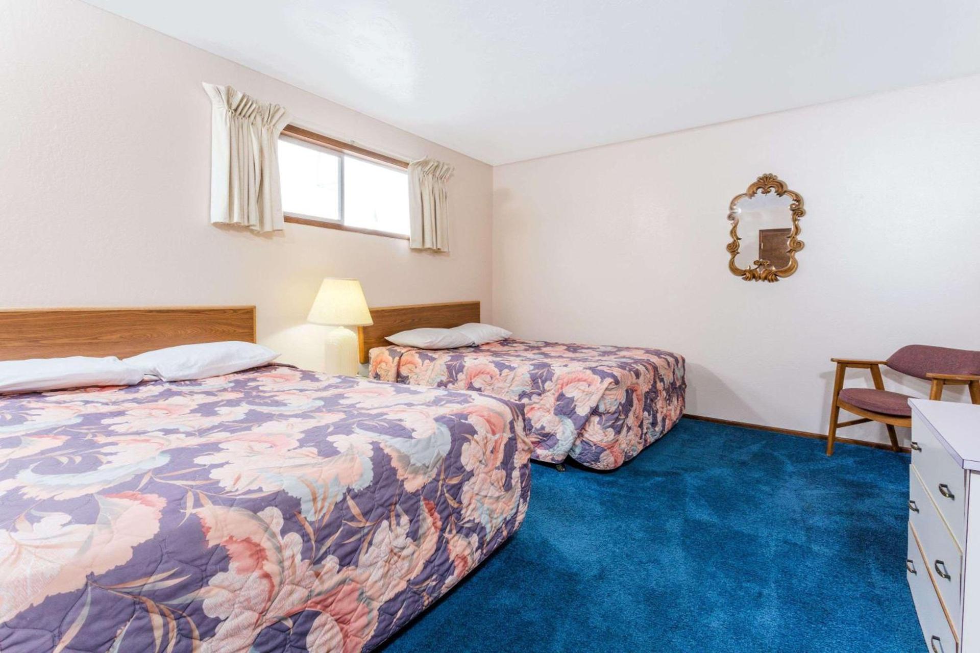 Knights Inn Boardman photo 14