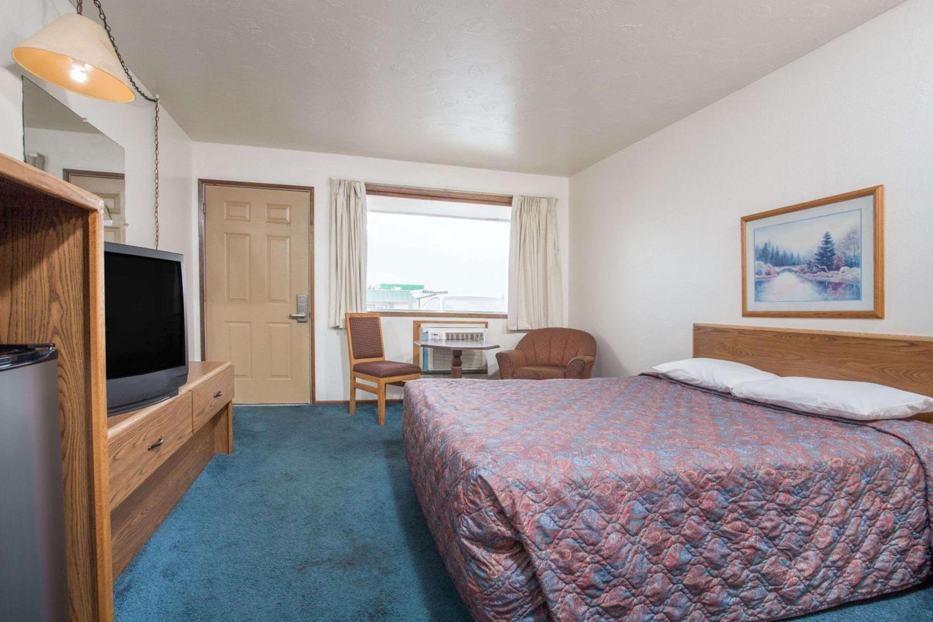 Knights Inn Boardman photo 13