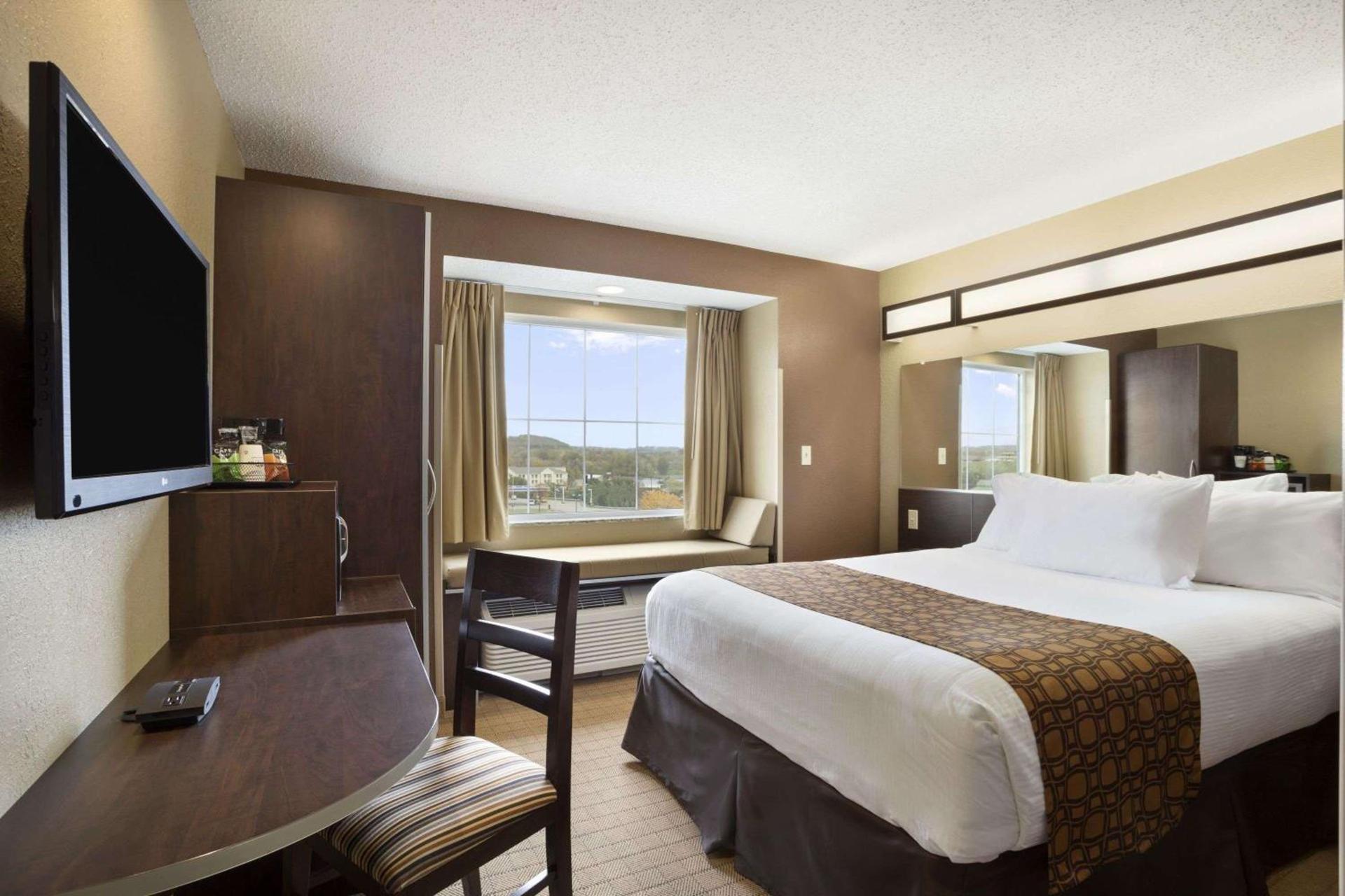 Microtel Inn & Suites by Wyndham Cambridge photo 12