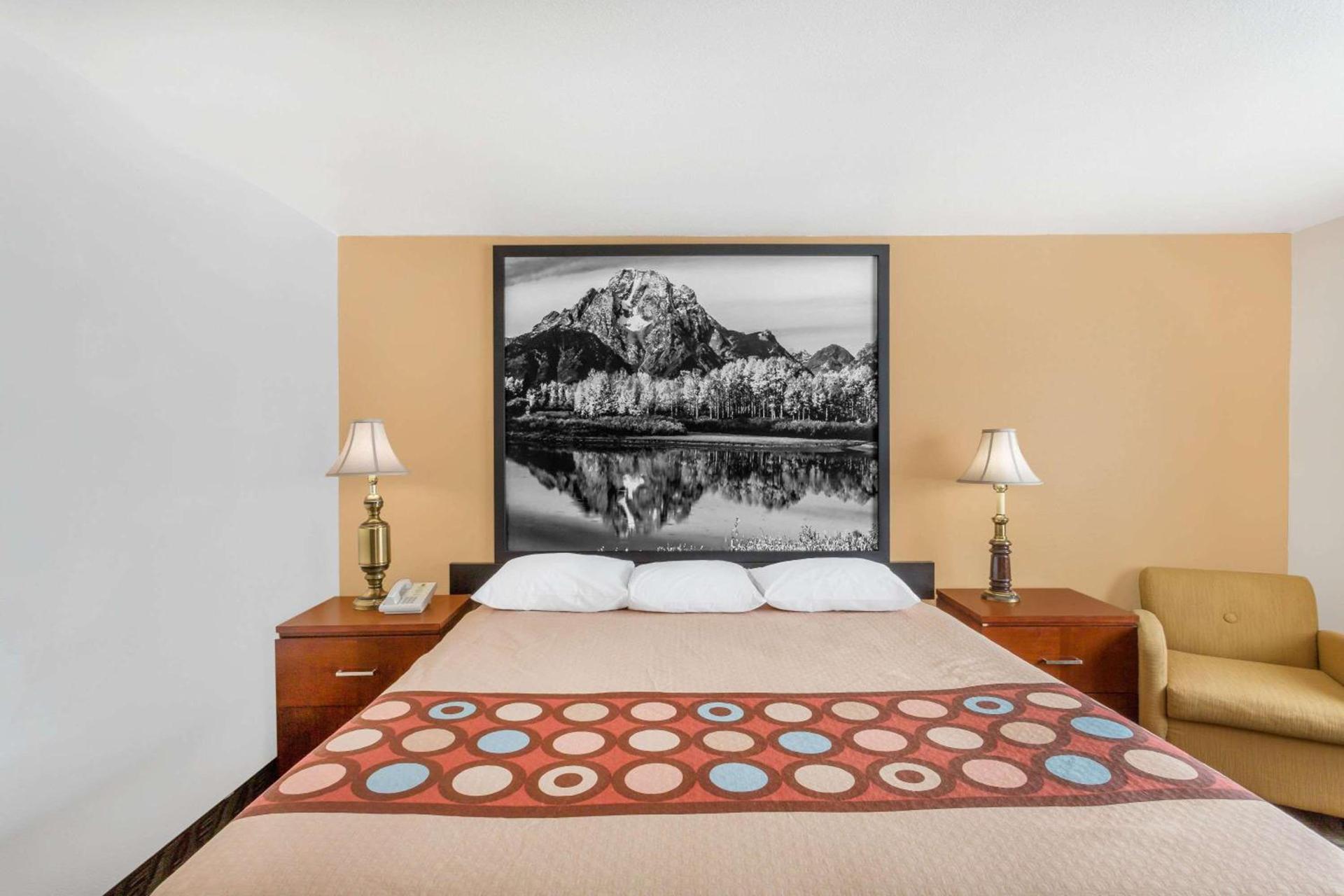 Super 8 by Wyndham Diamondville Kemmerer photo 6