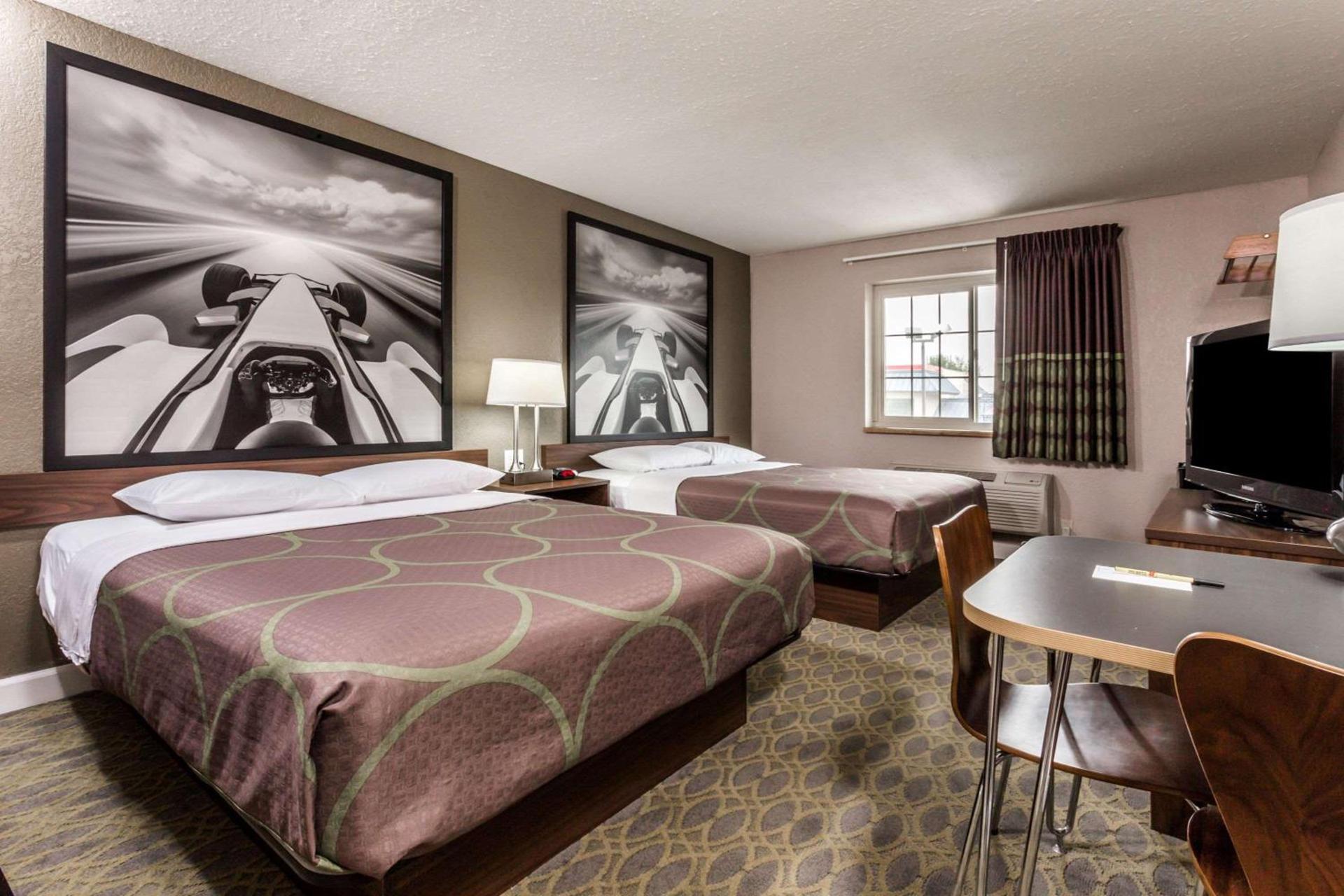Super 8 by Wyndham Willows photo 7