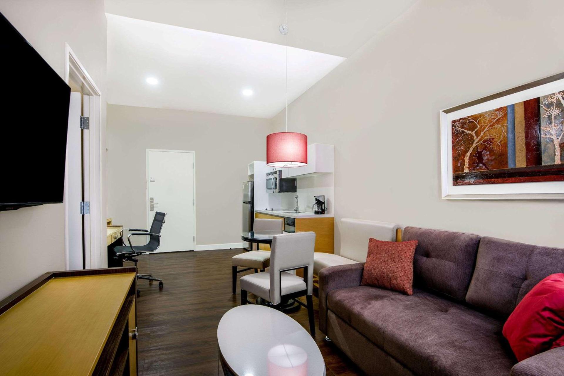 Hawthorn Extended Stay by Wyndham McAllen photo 7
