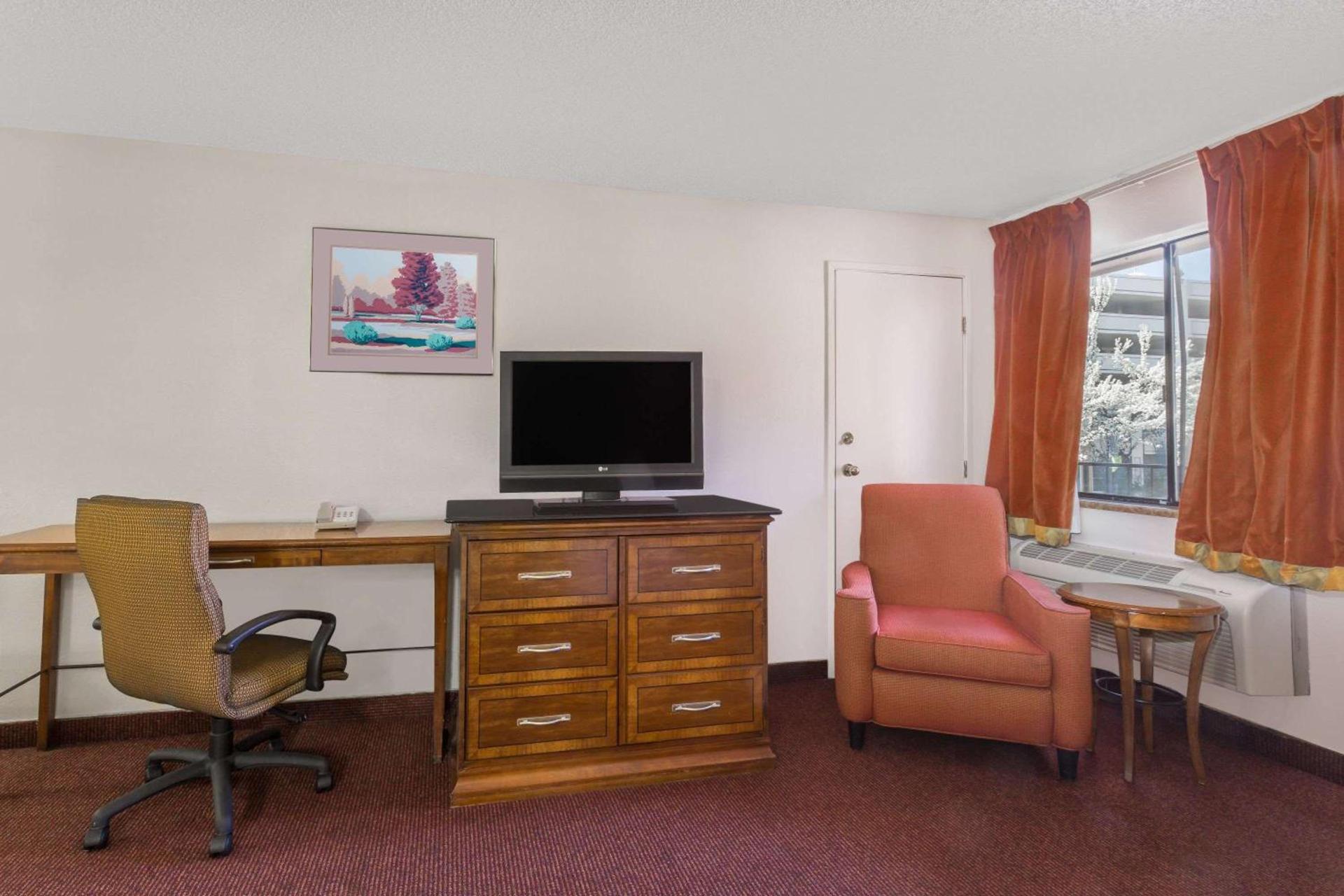 Travelodge by Wyndham Reno photo 45