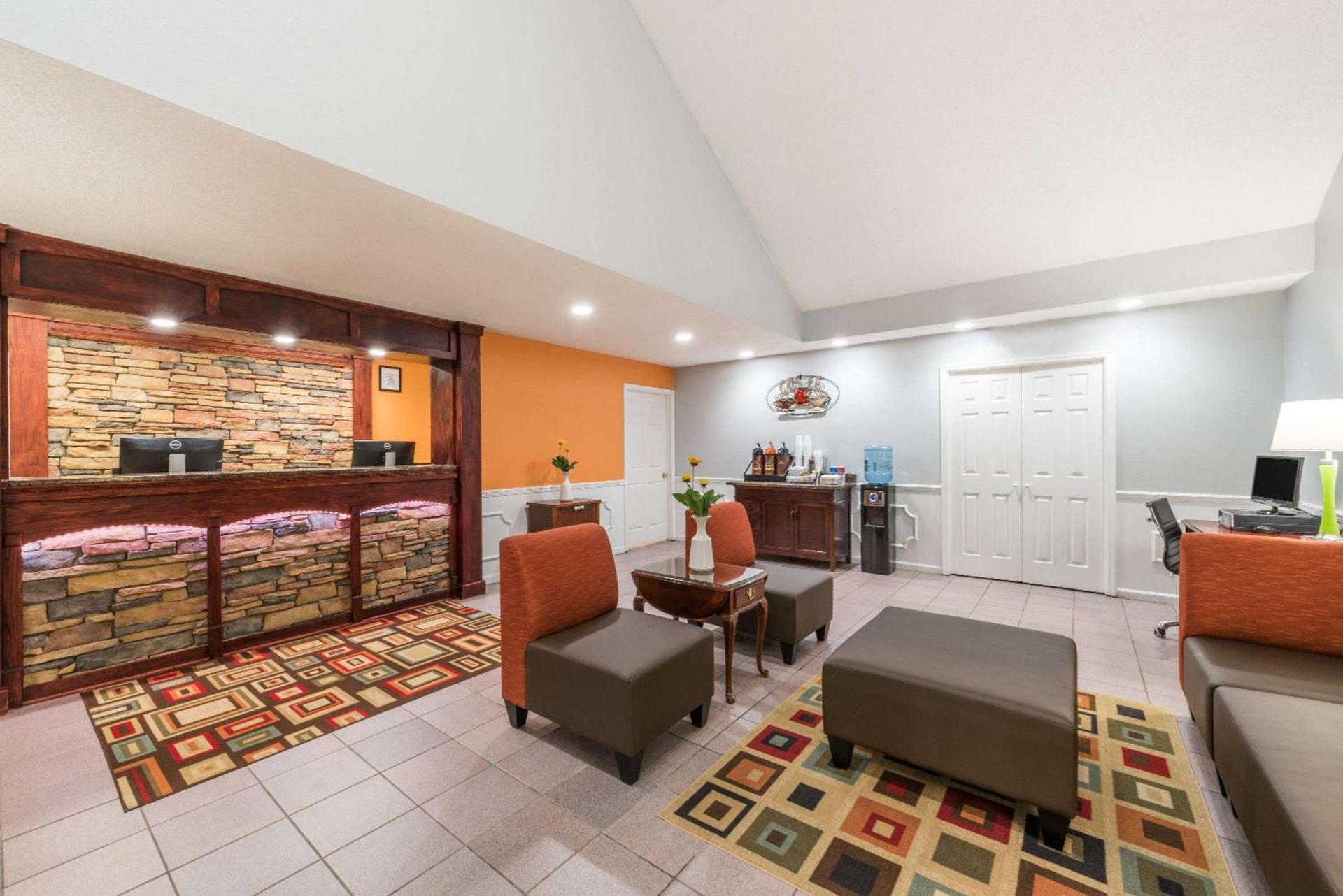 Super 8 by Wyndham Alexander City photo 3