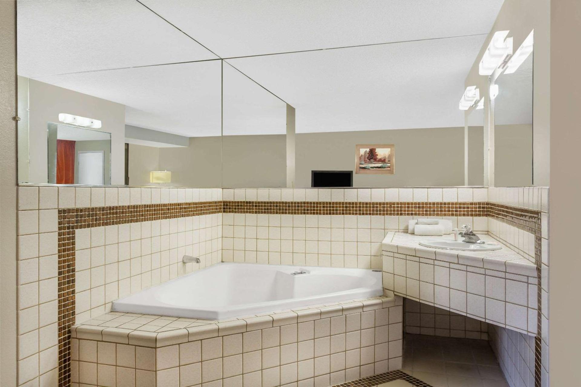 Travelodge by Wyndham Reno photo 4