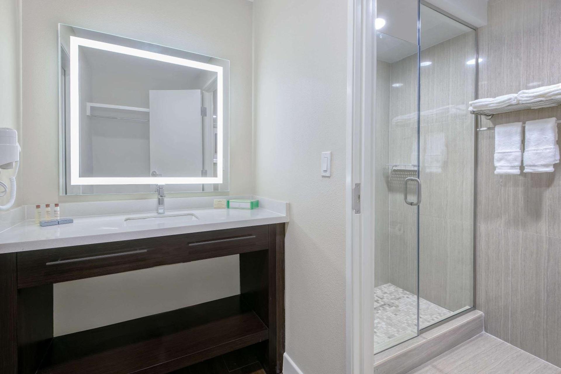Hawthorn Extended Stay by Wyndham McAllen photo 15