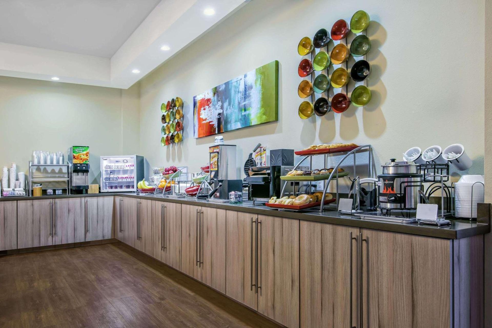 Hawthorn Extended Stay by Wyndham McAllen photo 17