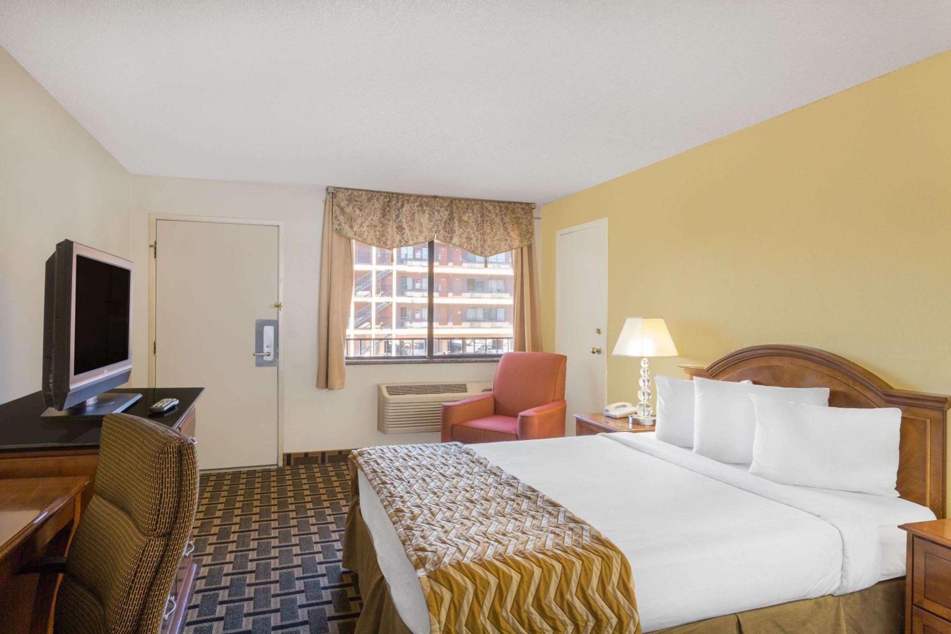 Travelodge by Wyndham Reno photo 39