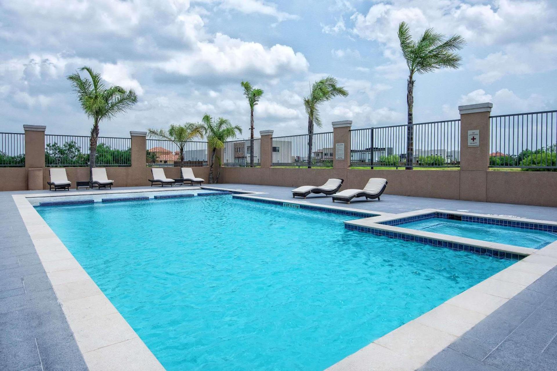 Hawthorn Extended Stay by Wyndham McAllen photo 10