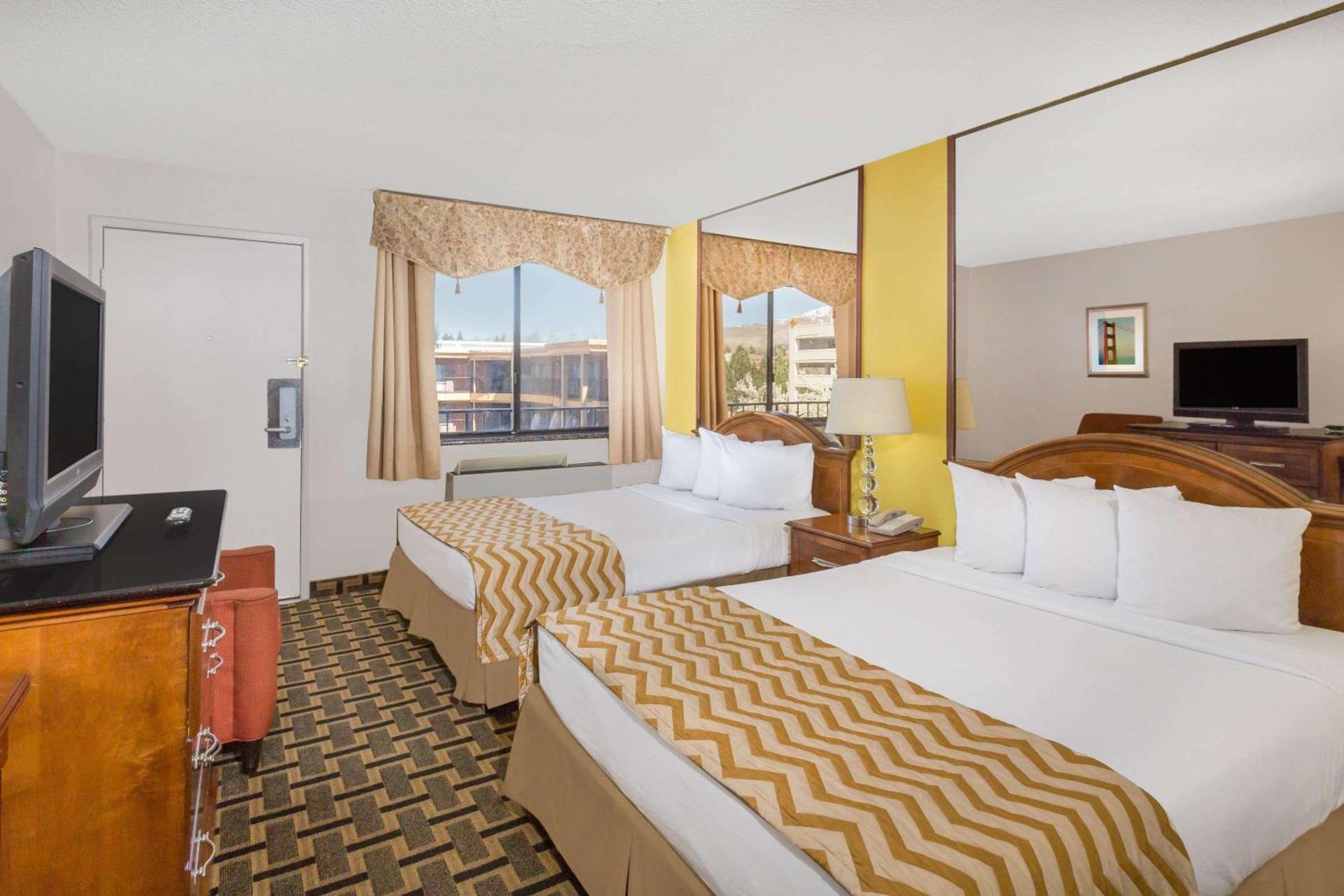 Travelodge by Wyndham Reno photo 36