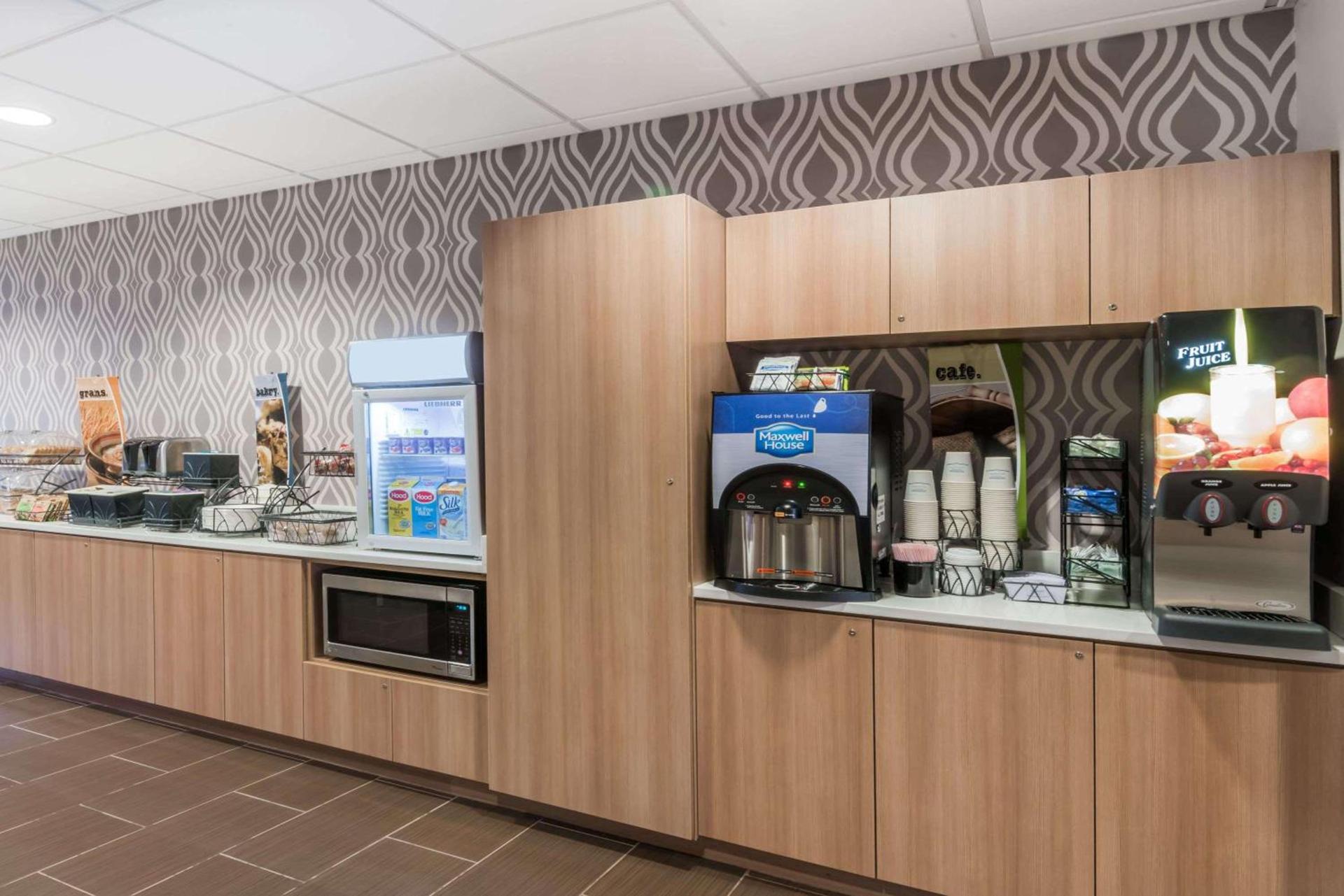 Microtel Inn & Suites by Wyndham - Penn Yan photo 13