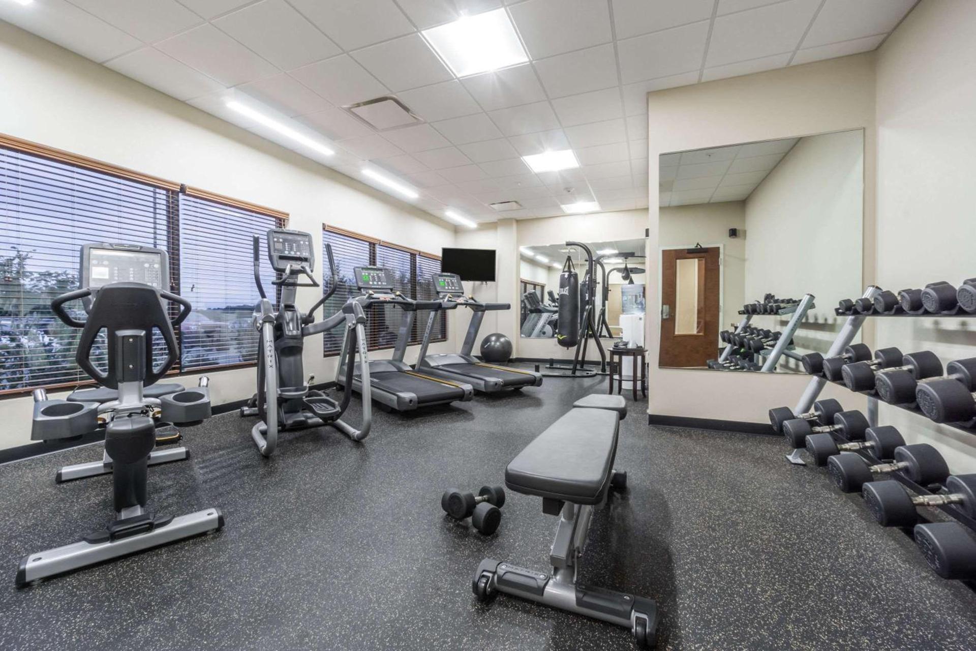 Hawthorn Suites by Wyndham Wheeling at The Highlands photo 38