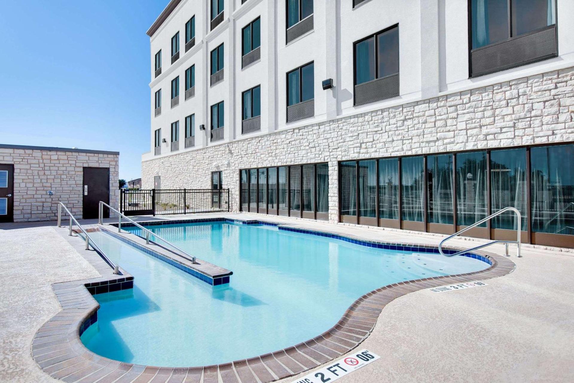 Wingate by Wyndham San Angelo photo 35
