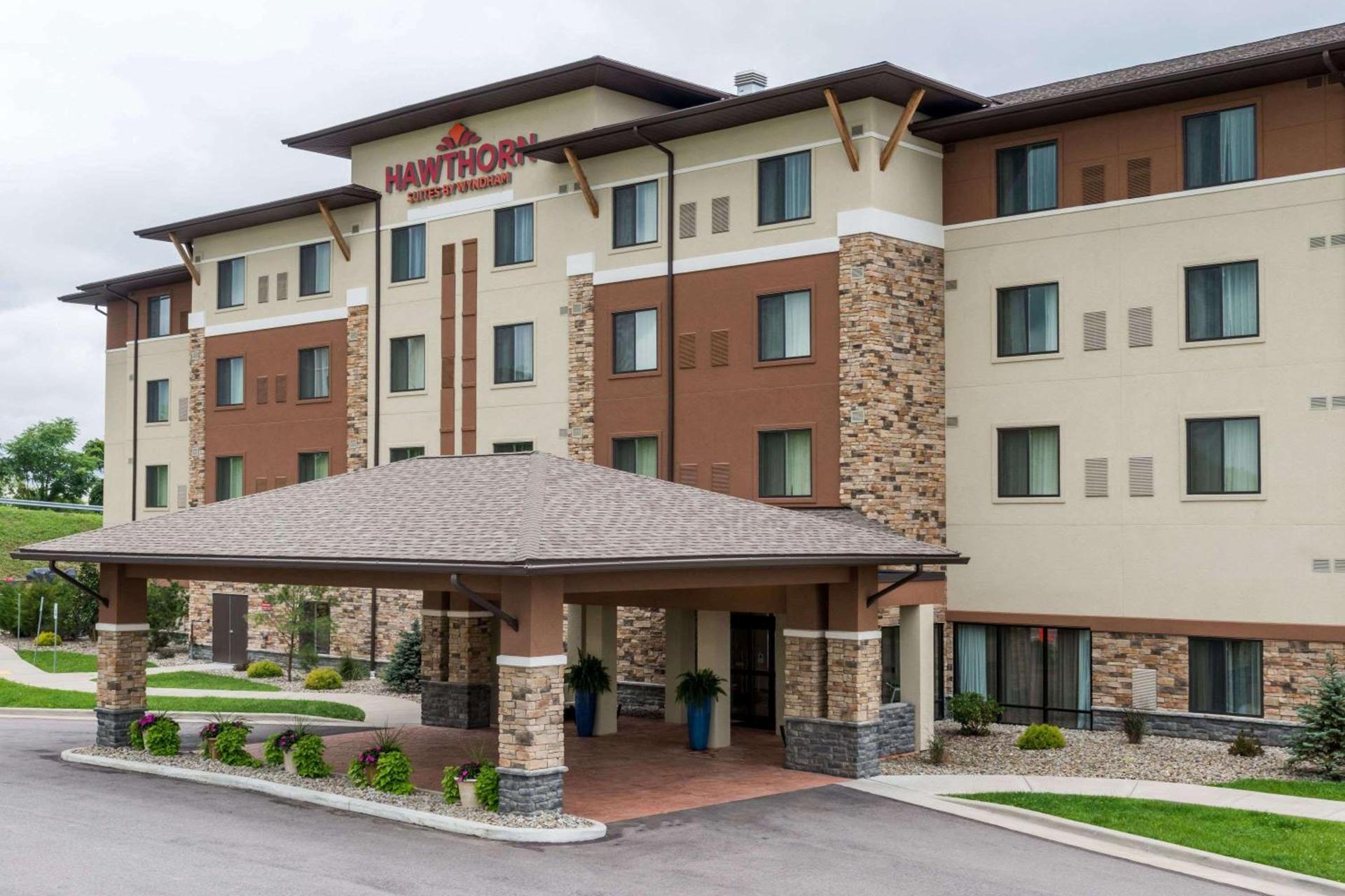 Hawthorn Suites by Wyndham Wheeling at The Highlands photo 29