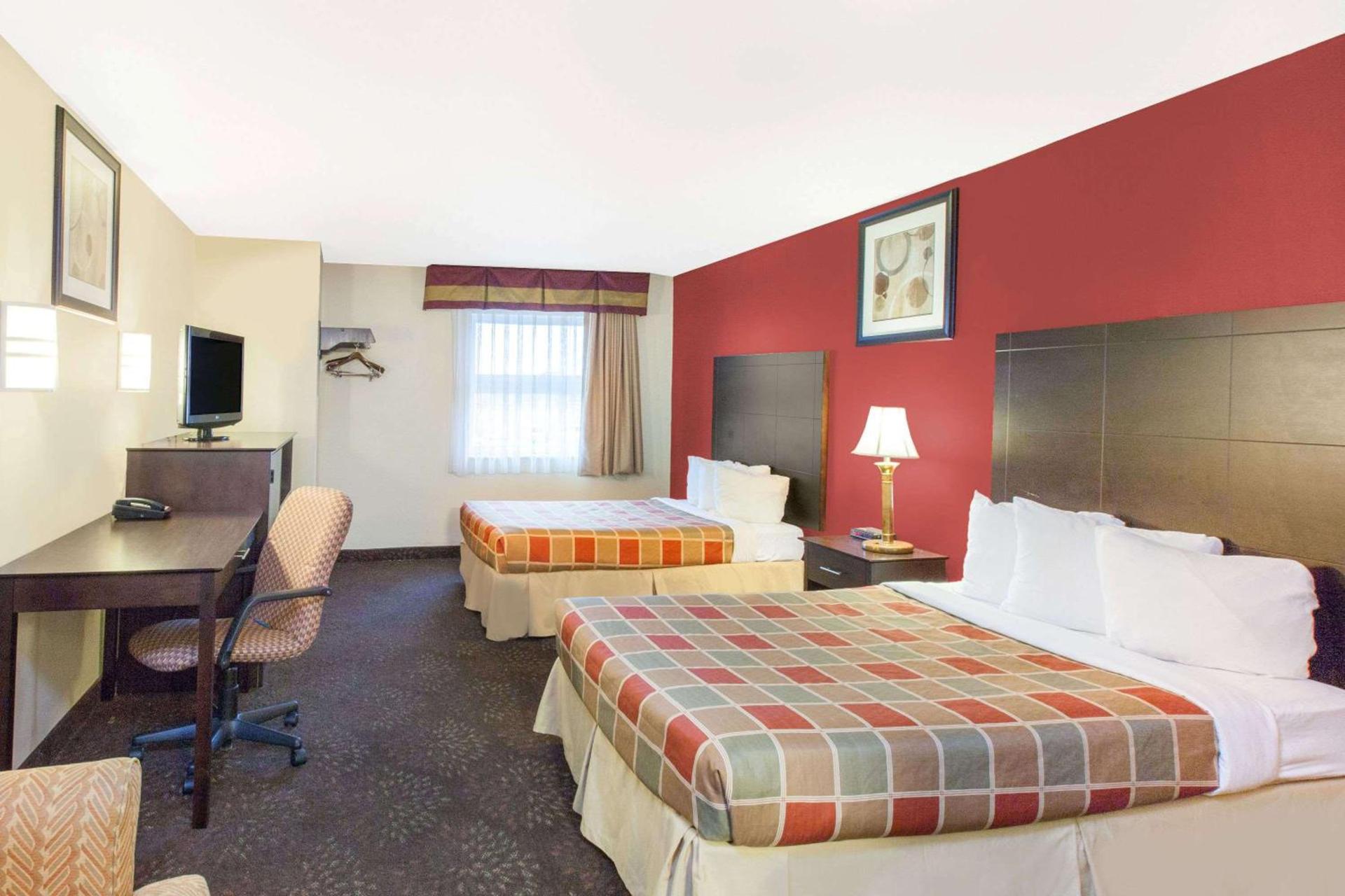 Travelodge by Wyndham Romulus Detroit Airport photo 14