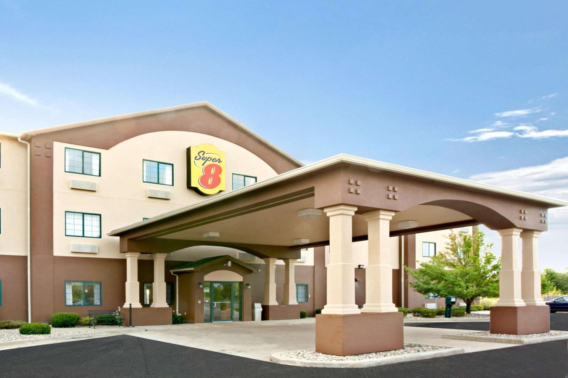 Super 8 by Wyndham South Bend photo 2