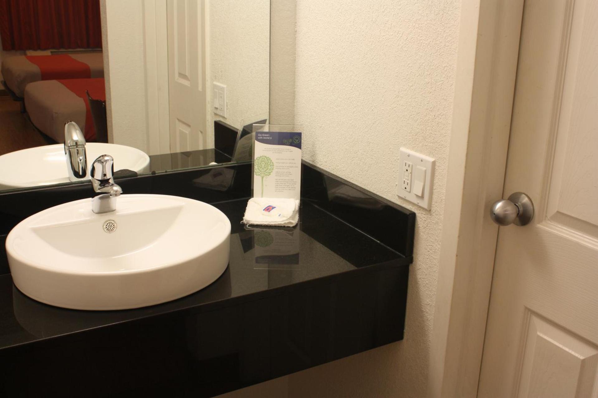 Motel 6-Youngstown, OH photo 36