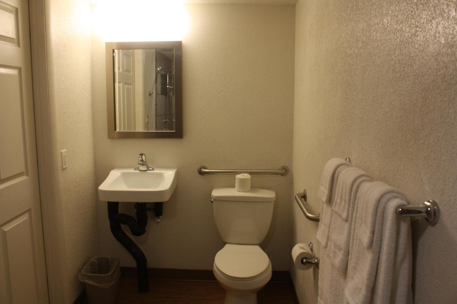 Motel 6-Youngstown, OH photo 42