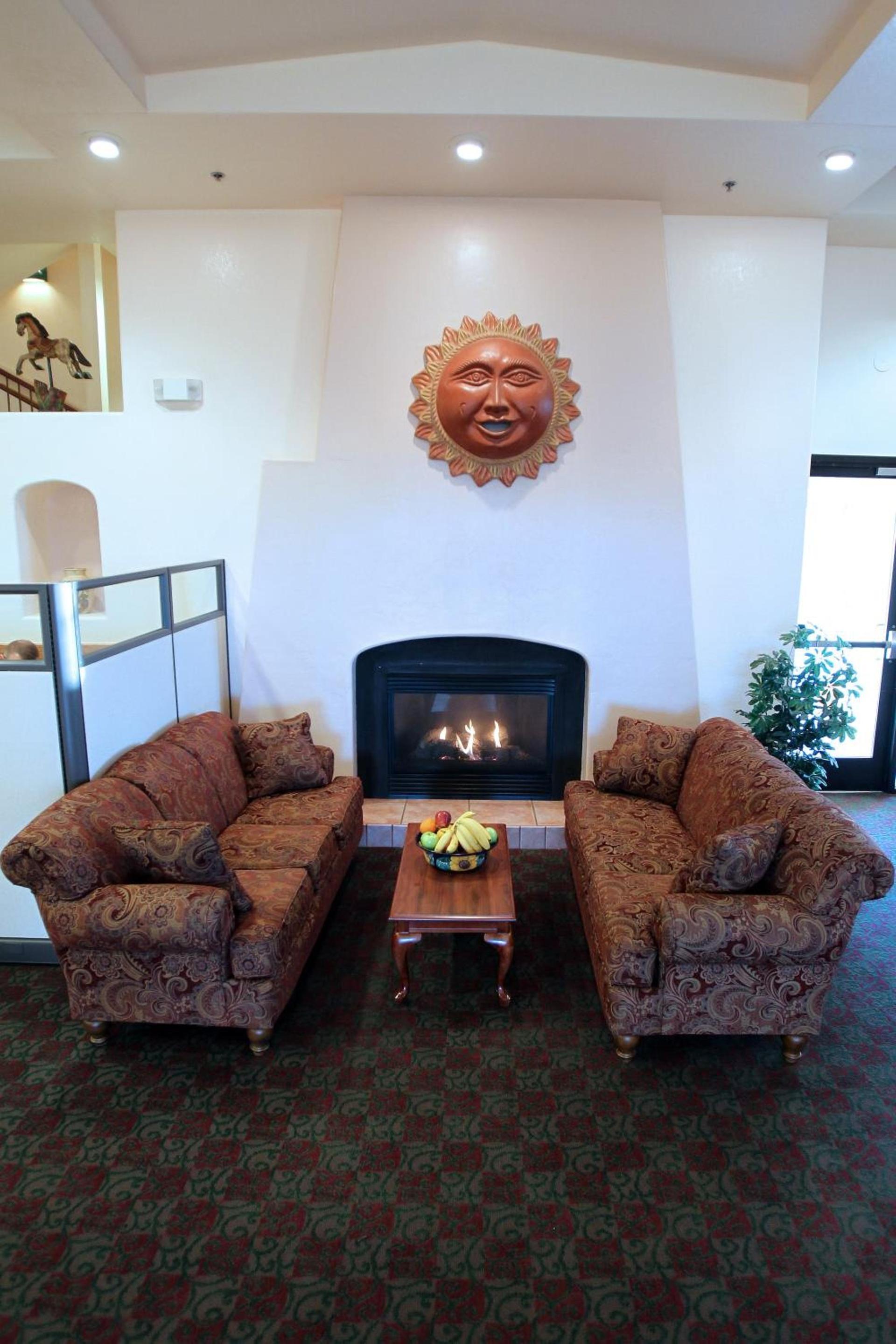 Gateway Studio Suites photo 15