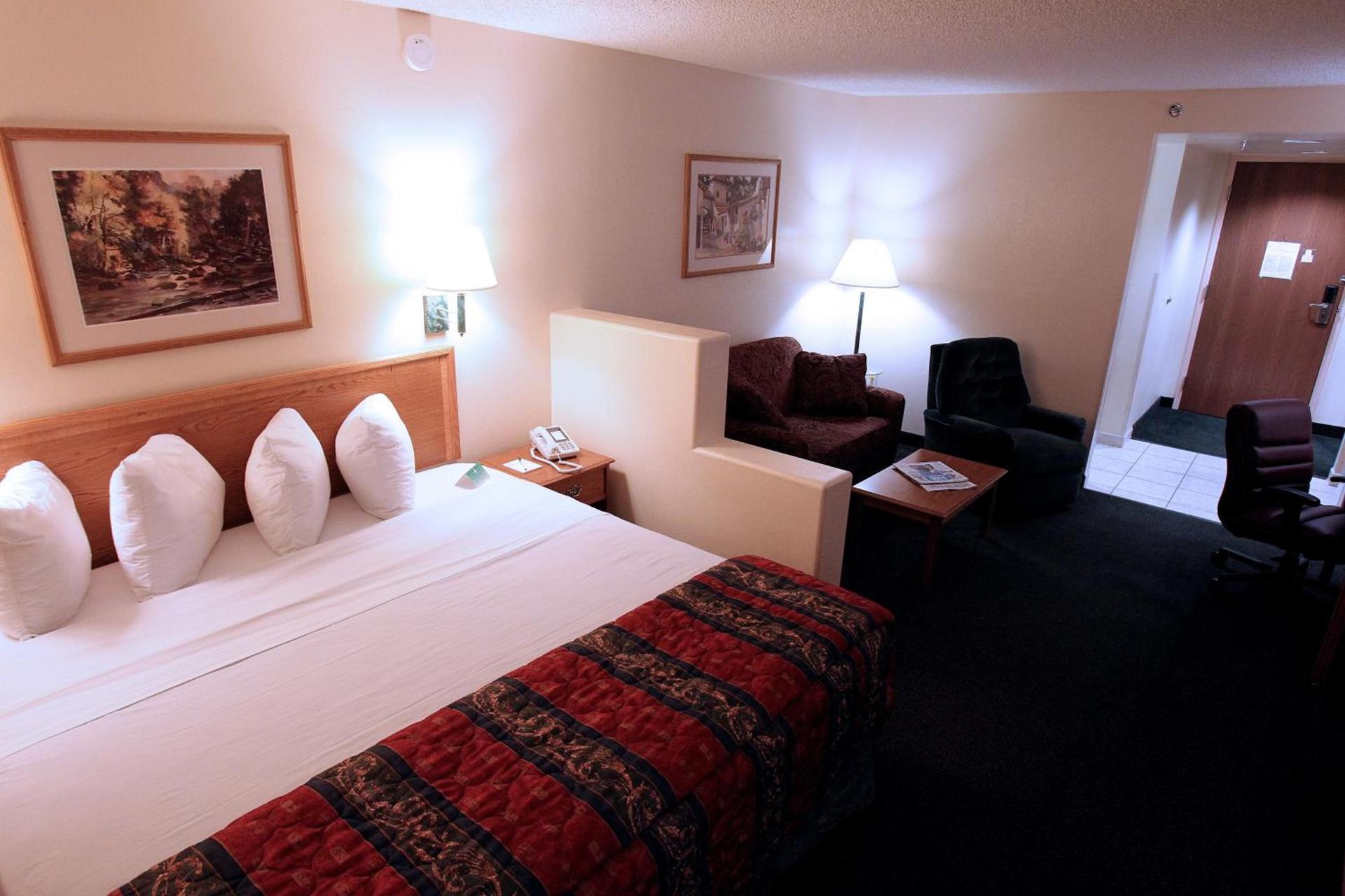 Gateway Studio Suites photo 18