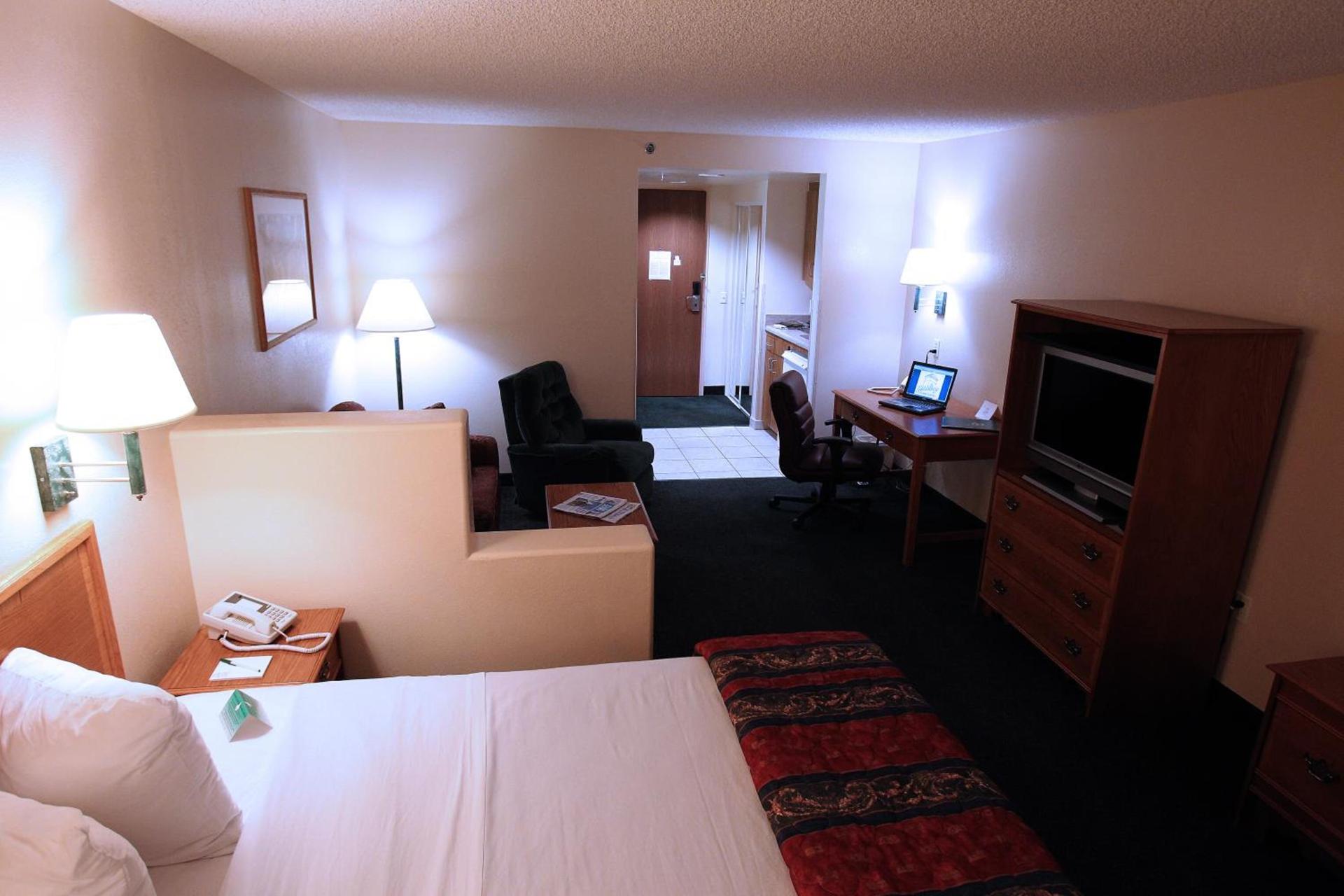 Gateway Studio Suites photo 19