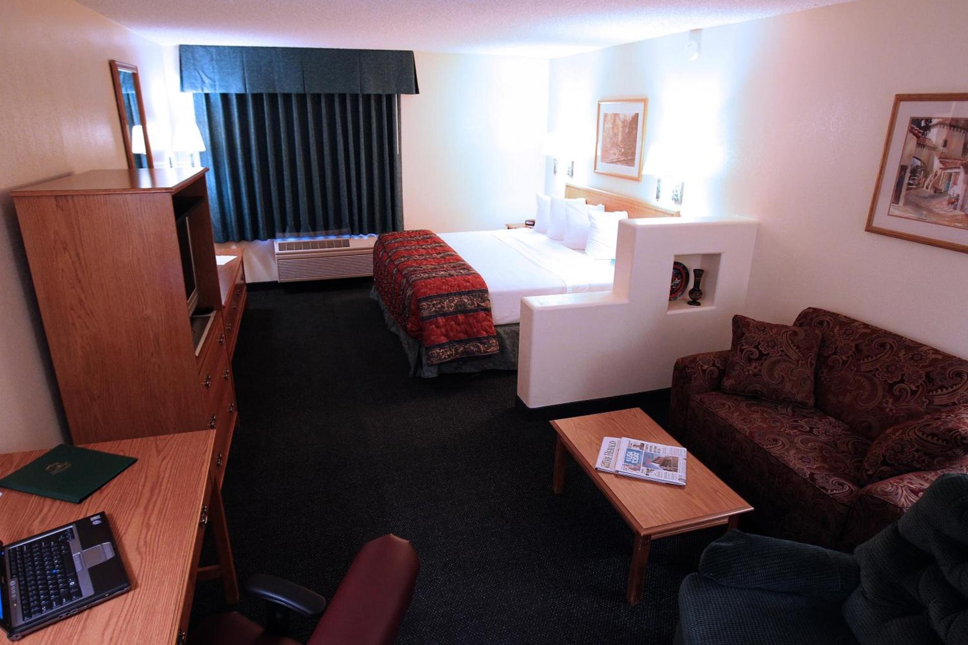 Gateway Studio Suites photo 31