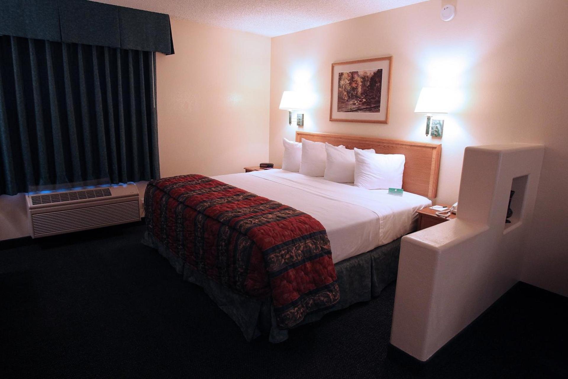 Gateway Studio Suites photo 11