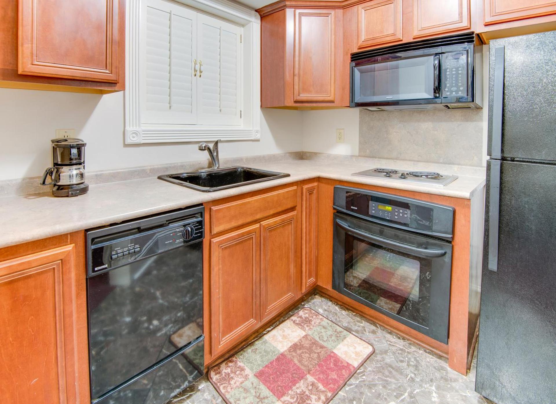 LA Plaza Apartments photo 18