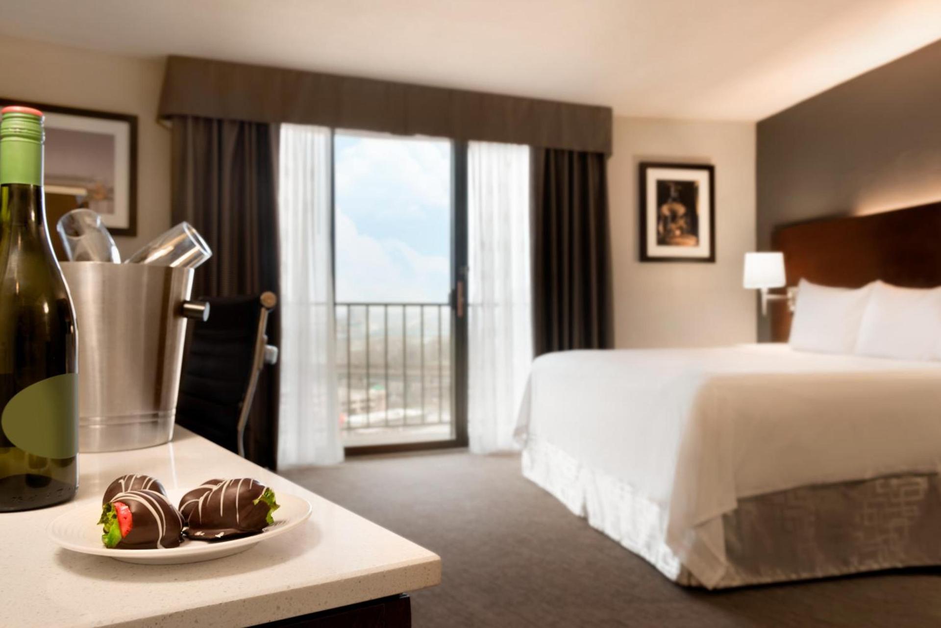 Radisson Hotel Cincinnati Riverfront photo 62