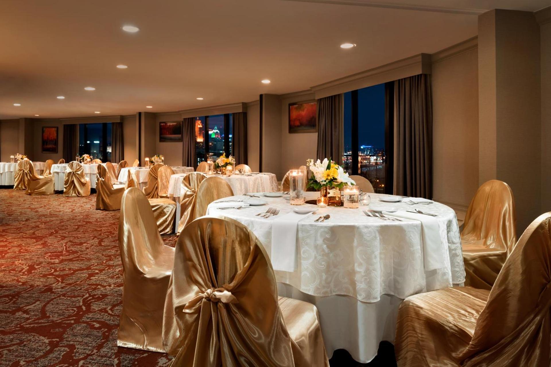 Radisson Hotel Cincinnati Riverfront photo 46