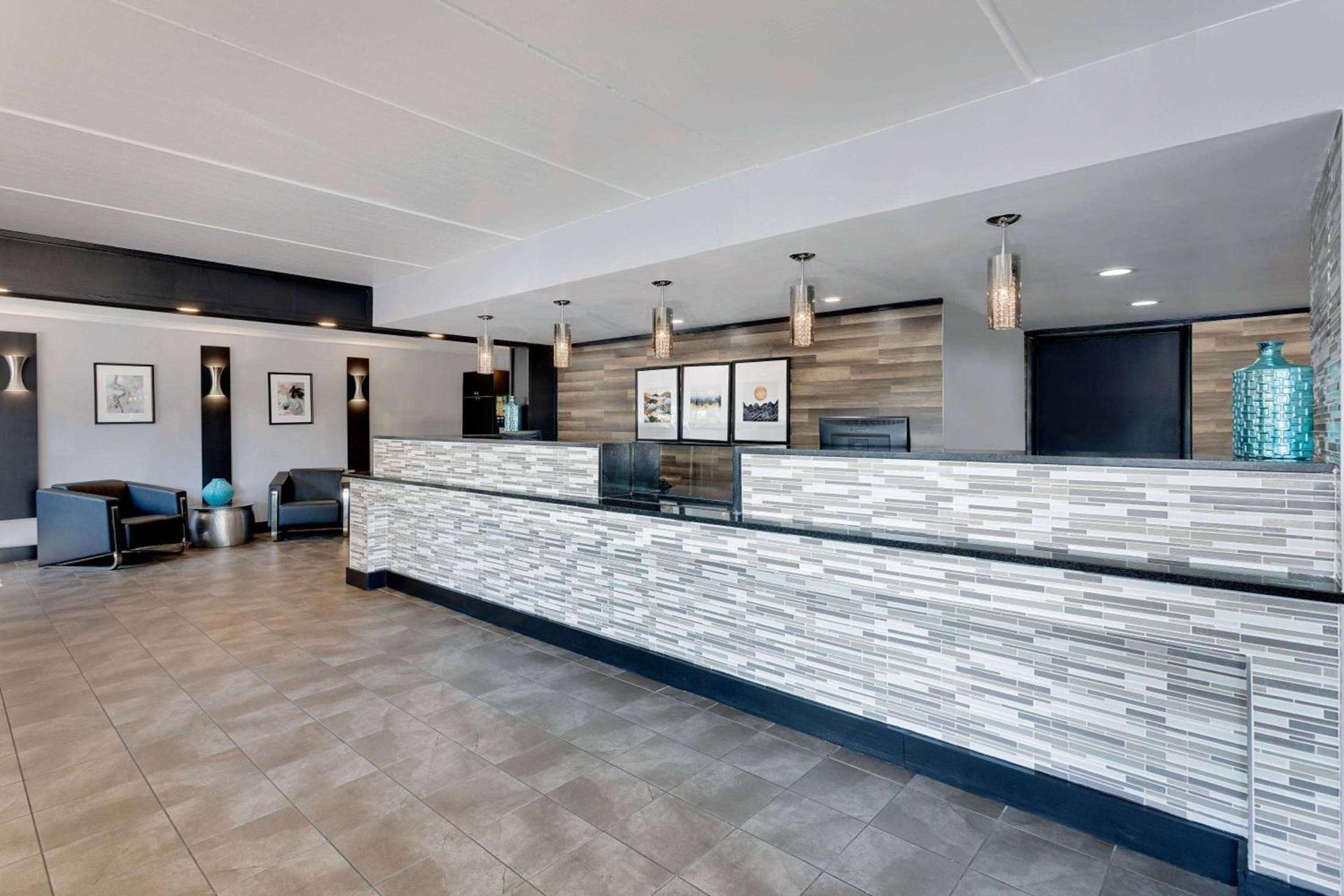 Travelodge by Wyndham College Park photo 11