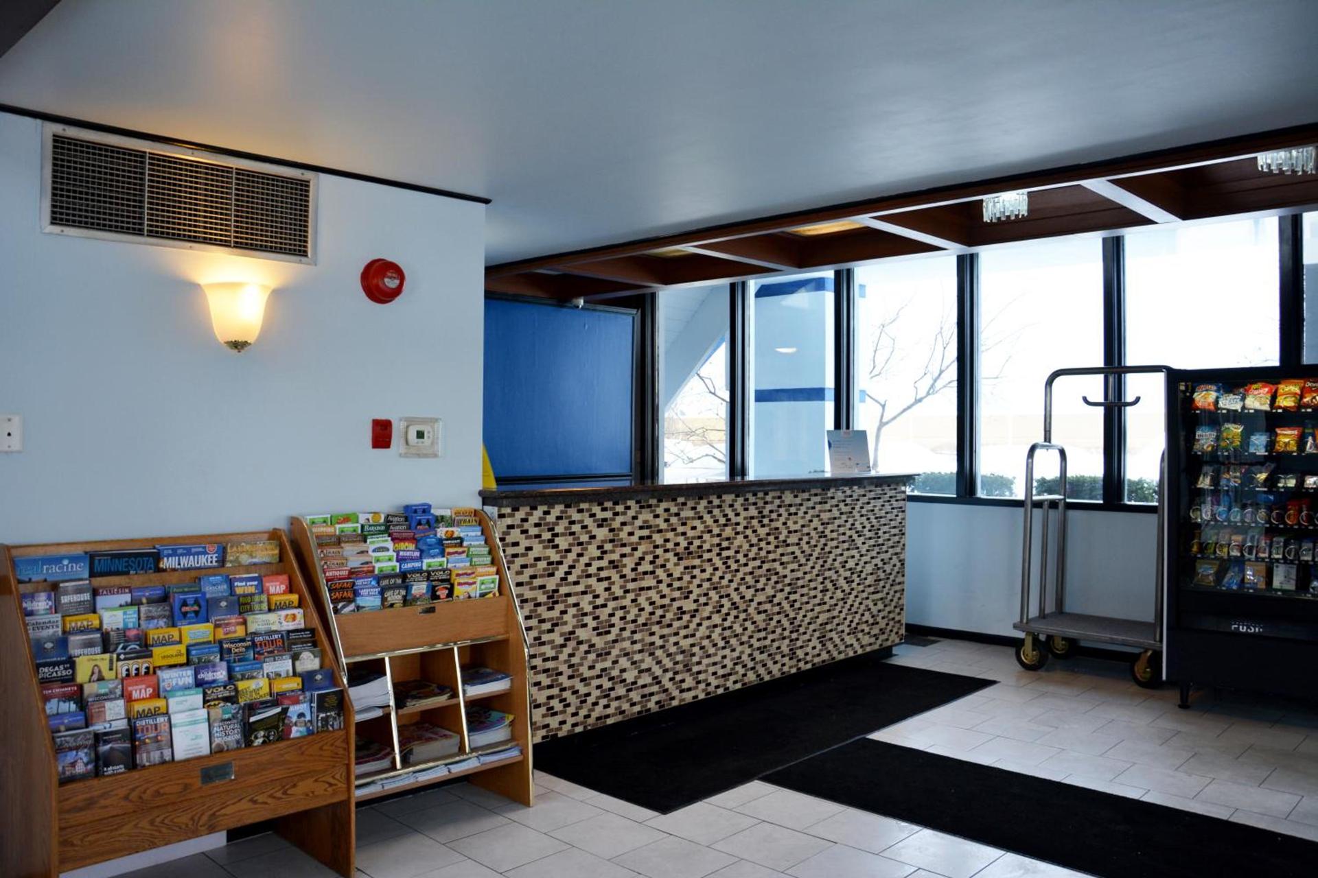 Travelodge by Wyndham Milwaukee photo 10