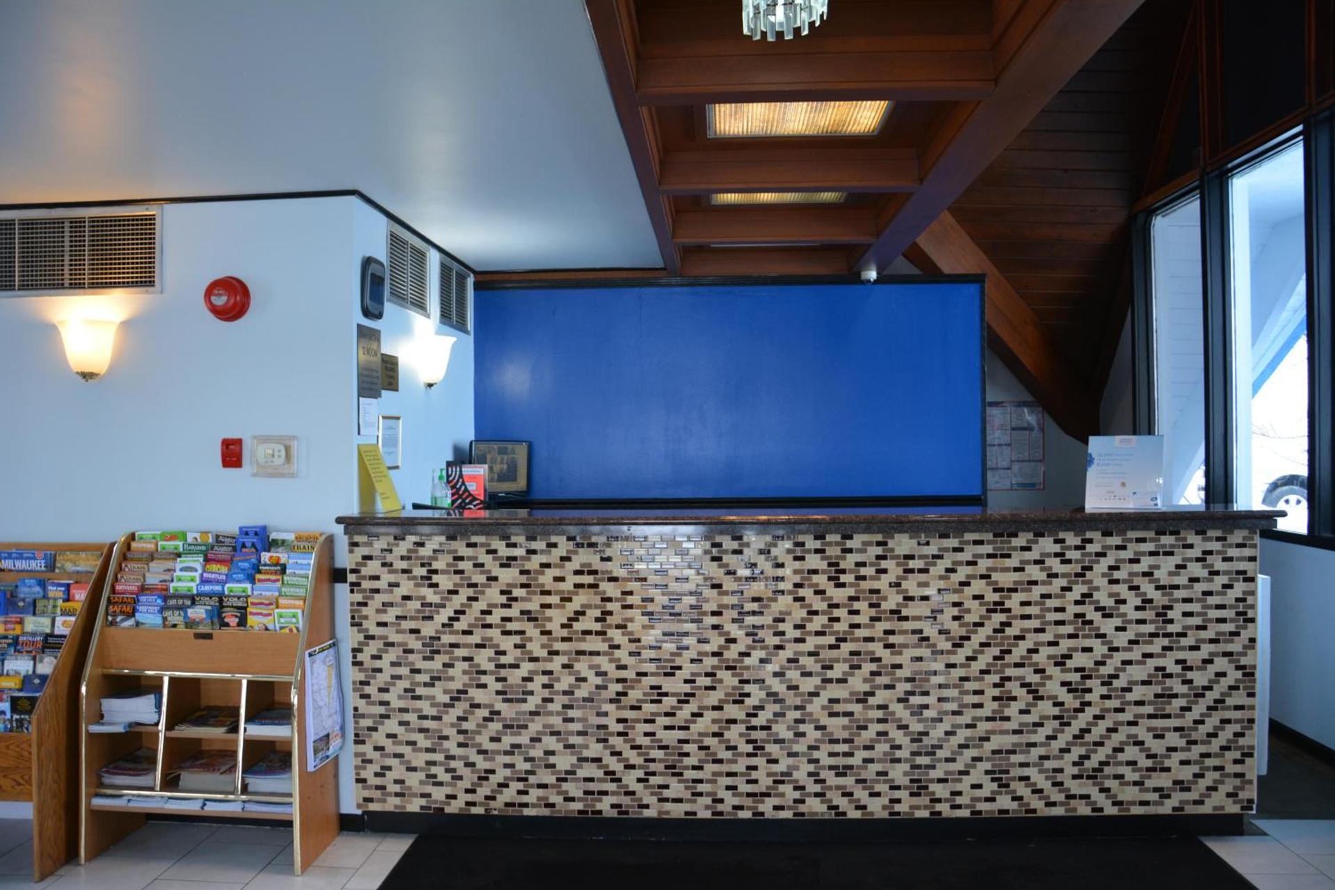 Travelodge by Wyndham Milwaukee photo 14