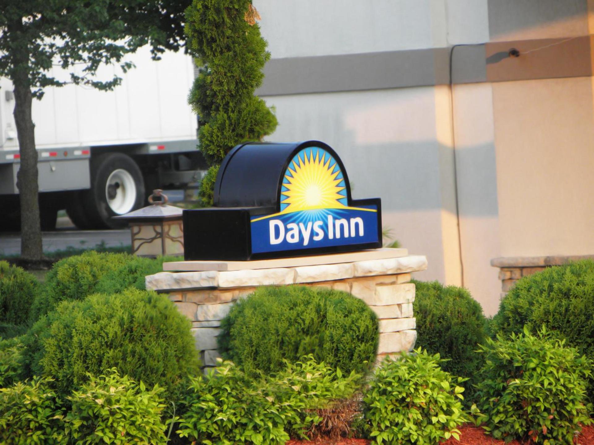 Days Inn by Wyndham Battlefield Rd/Hwy 65 photo 22