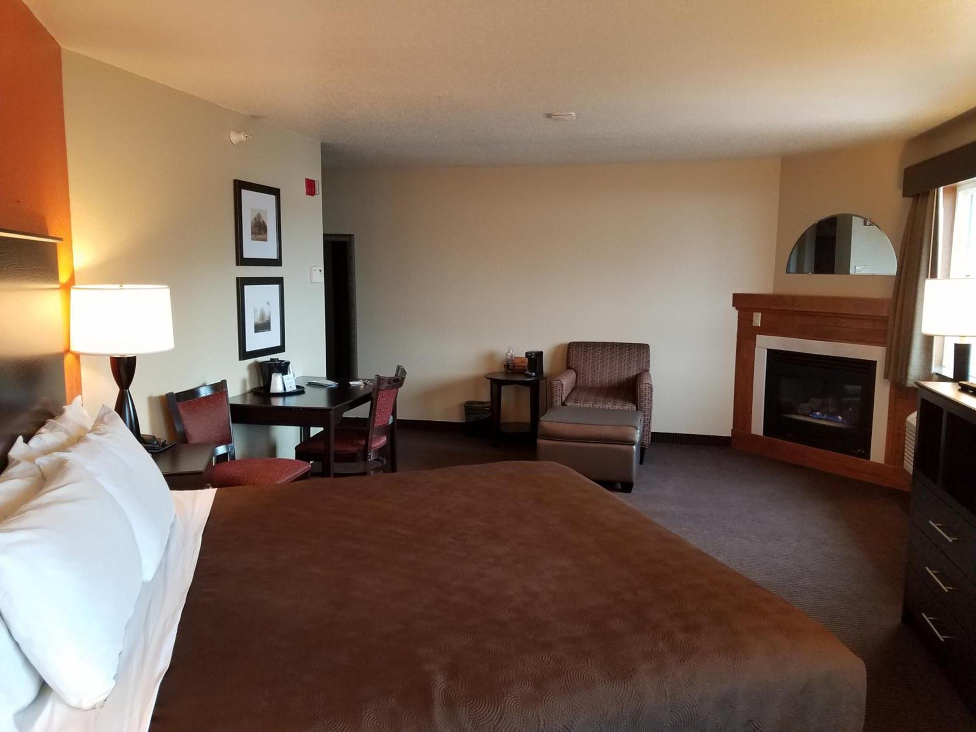 AmericInn by Wyndham Menomonie photo 22