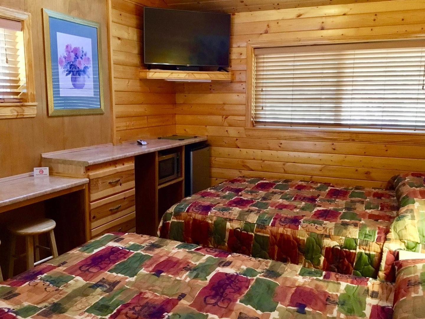 Giant Oaks Lodge photo 44